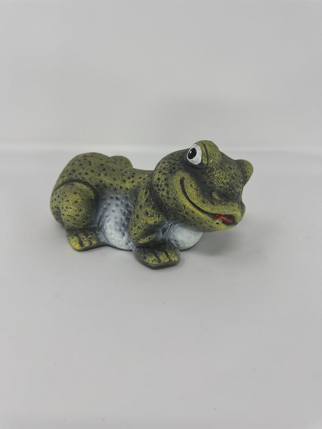 Smiling Frog Figurine Lying Down Ocean Desert Sales Green Garden Statue