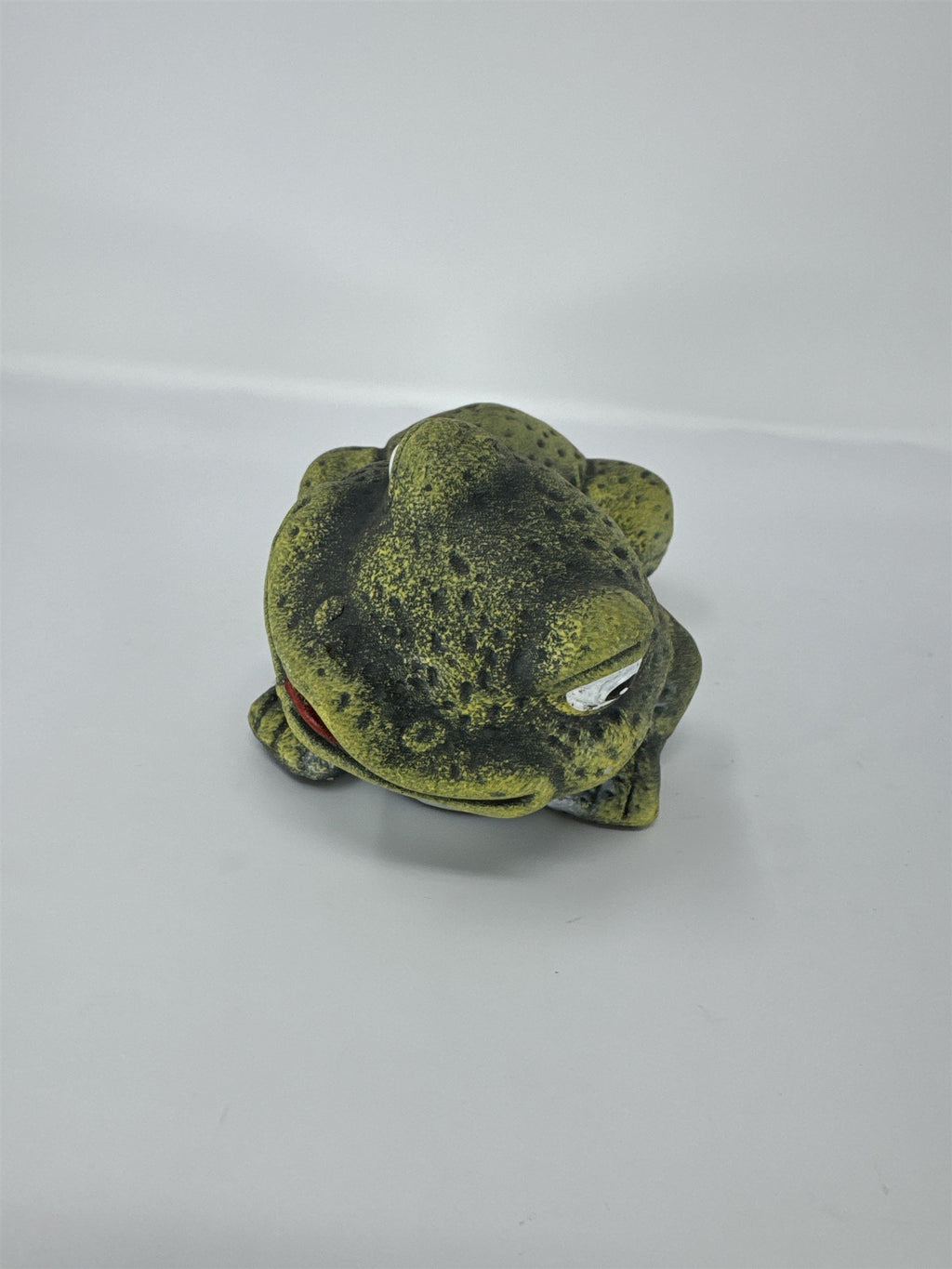 Smiling Frog Figurine Lying Down Ocean Desert Sales Green Garden Statue