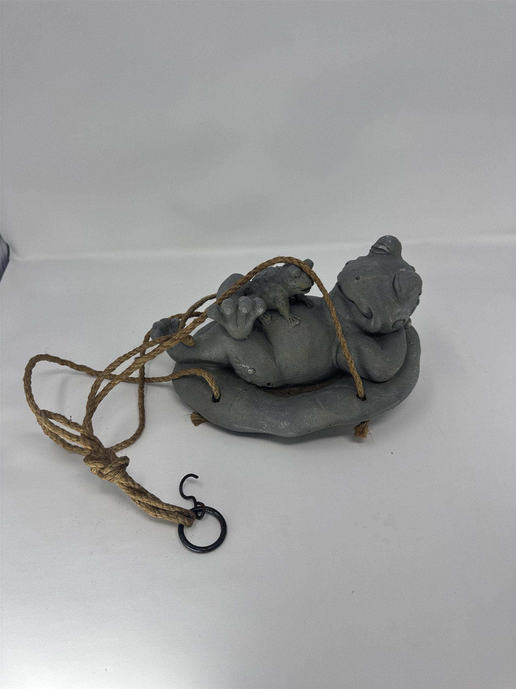 Hanging Frog Statue on Lily Pad Garden Decor Concrete Resin Sculpture Swing
