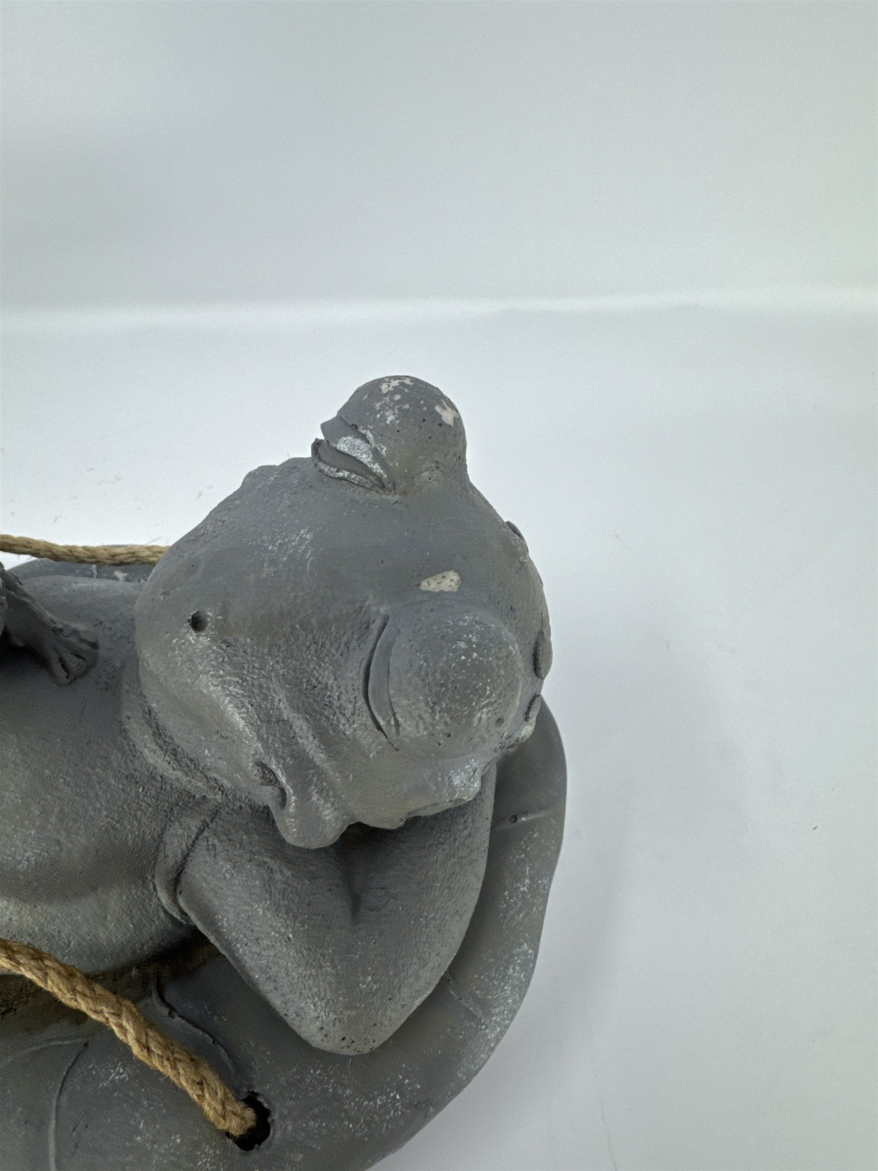 Hanging Frog Statue on Lily Pad Garden Decor Concrete Resin Sculpture Swing