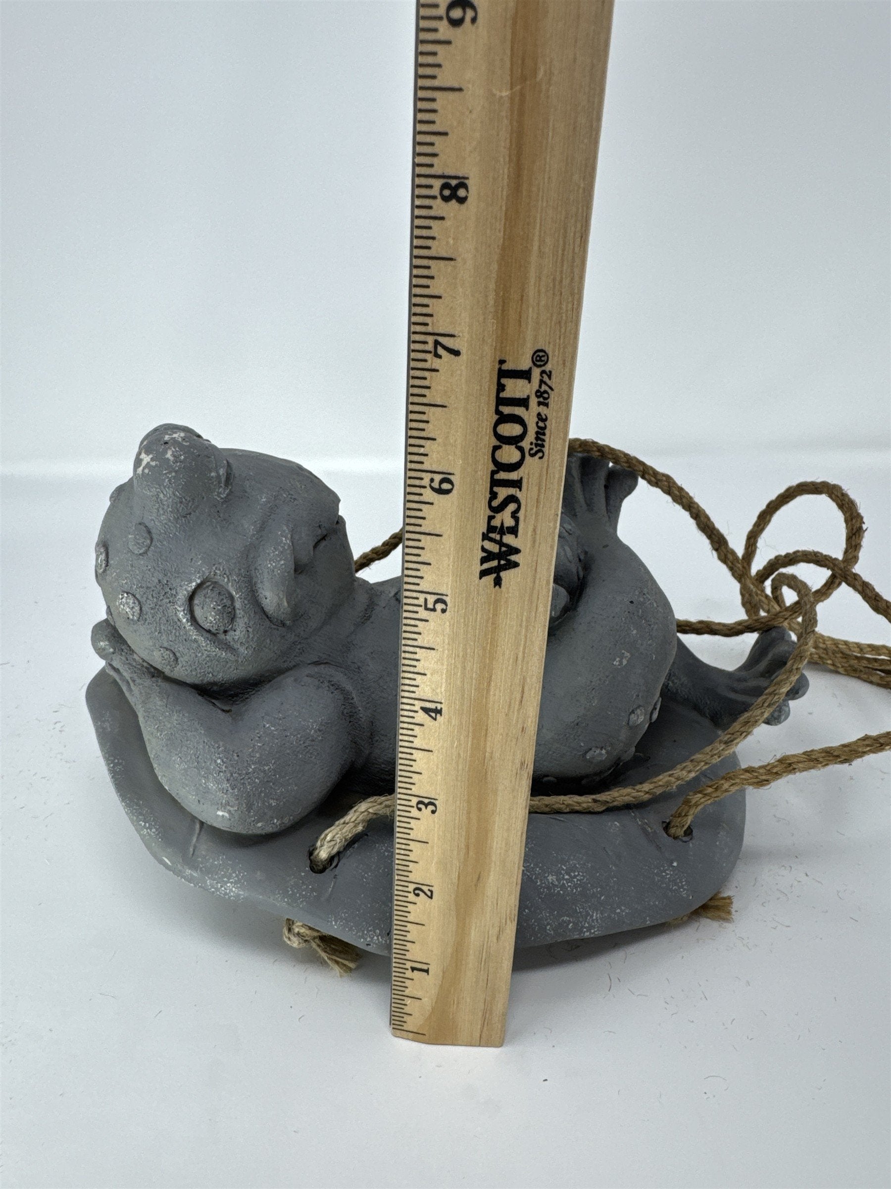 Hanging Frog Statue on Lily Pad Garden Decor Concrete Resin Sculpture Swing