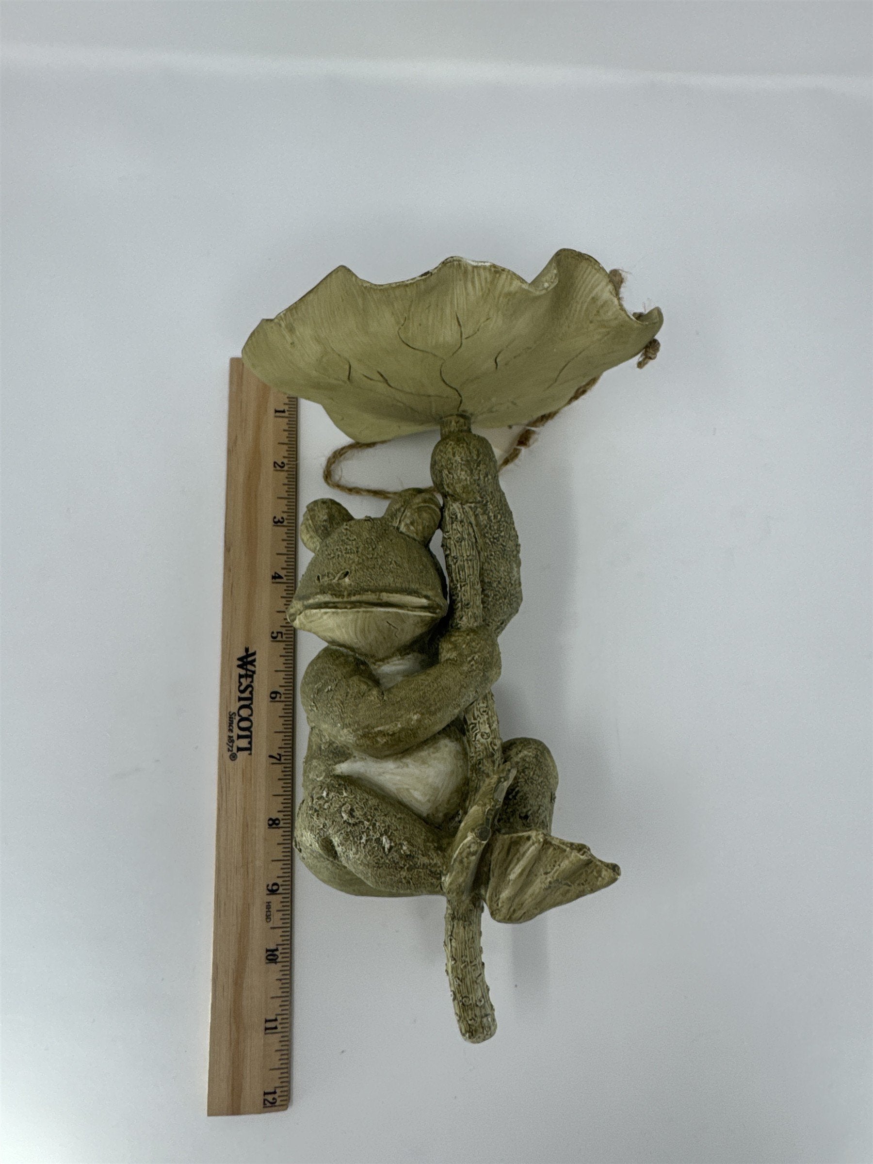 Home Interiors Frog Figurine 69003 Hanging Lotus Leaf Garden Decor Resin