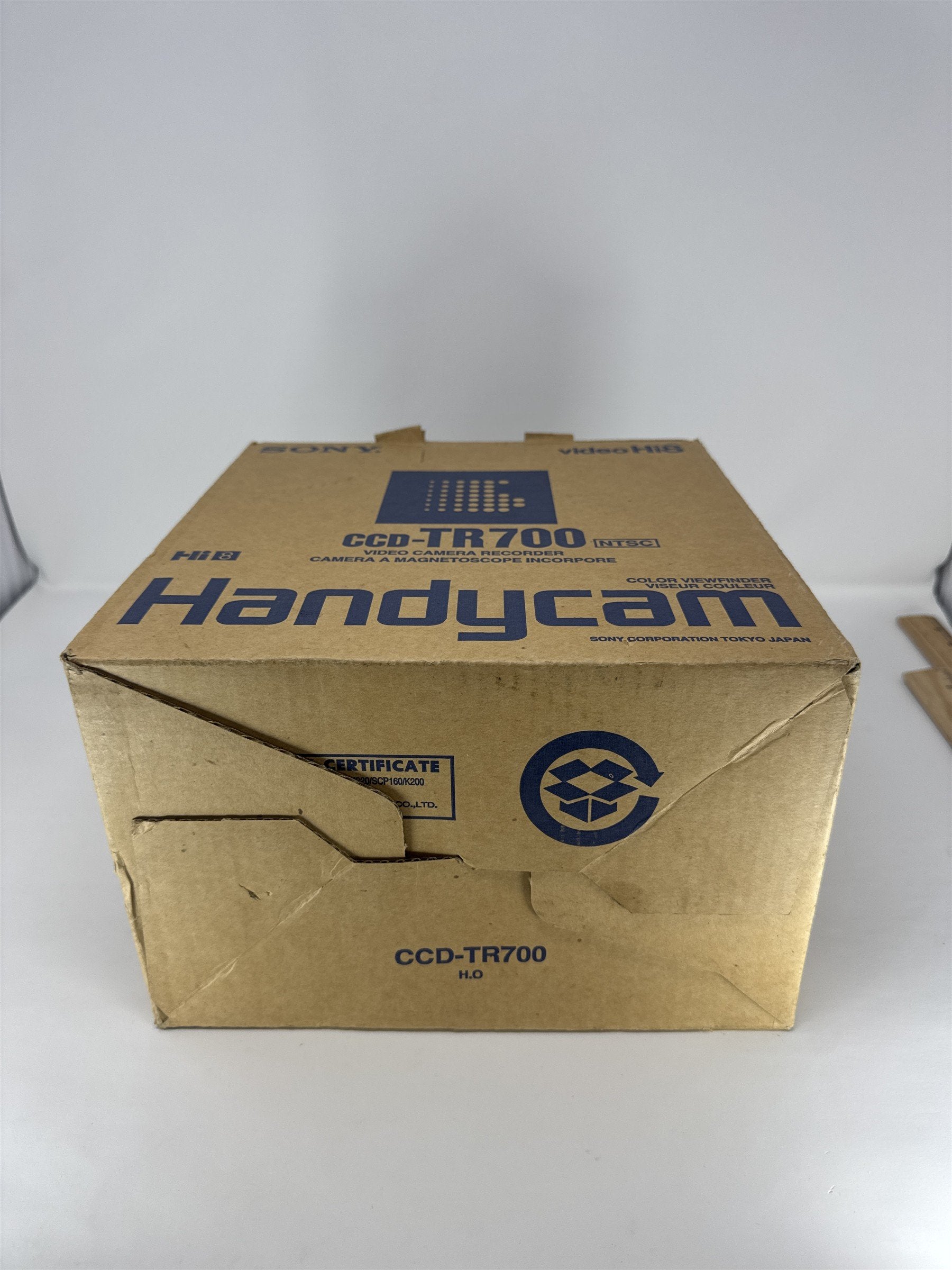 Sony Handycam CCD-TR700 Video Hi8 Camcorder EMPTY BOX Orig. Box Only Case NTSC