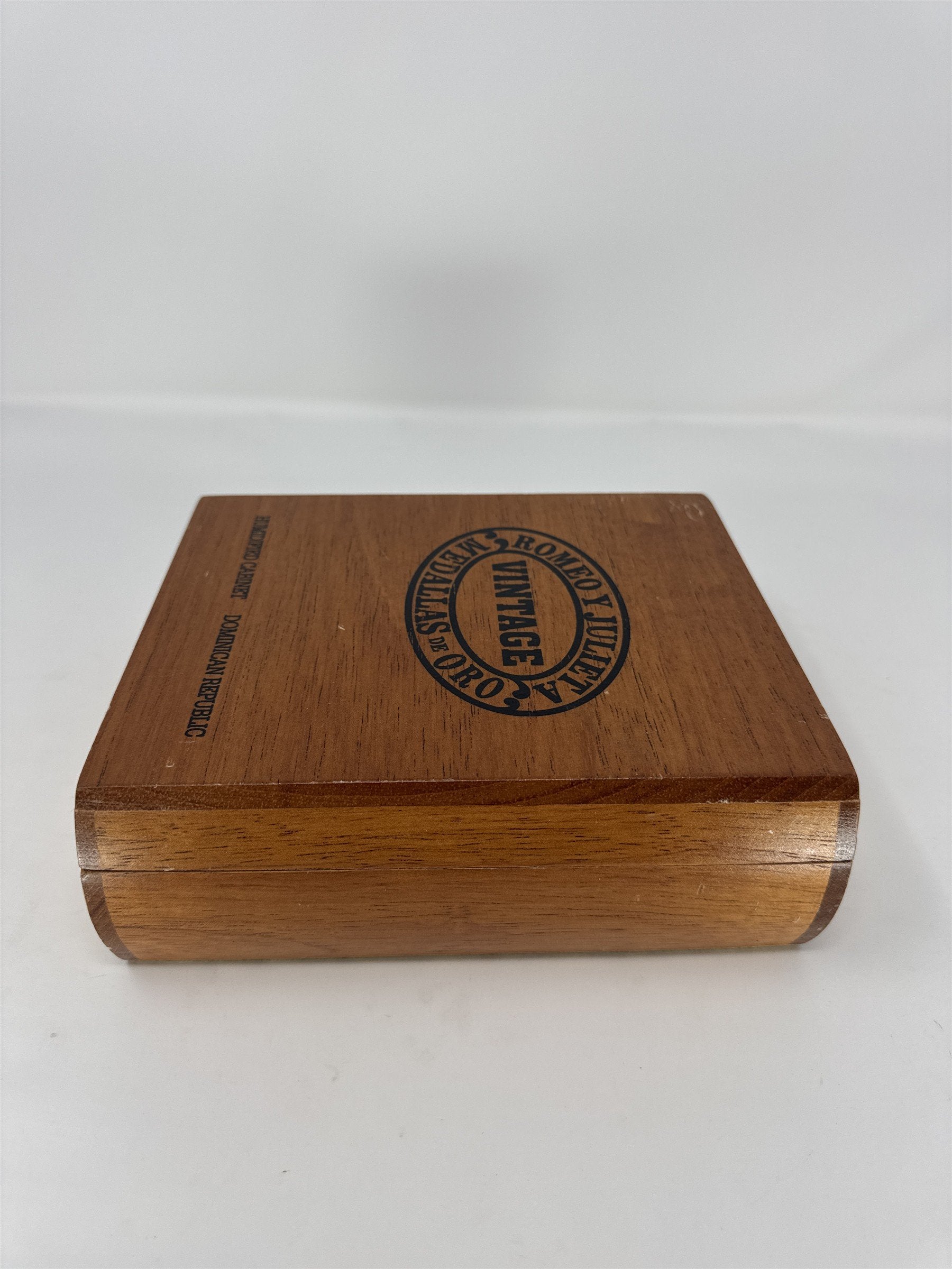 Romeo y Julieta Vintage Medallas de Oro Cigar Box Empty Wood Corona Glass Tubes