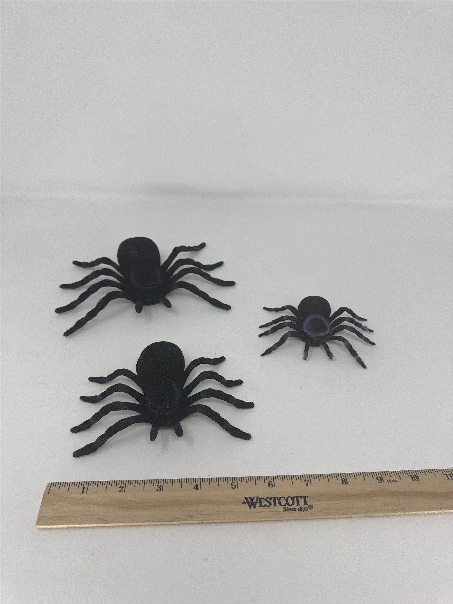 Lot 3 Vintage Halloween Spider Props Realistic Faux Arachnid Haunted House