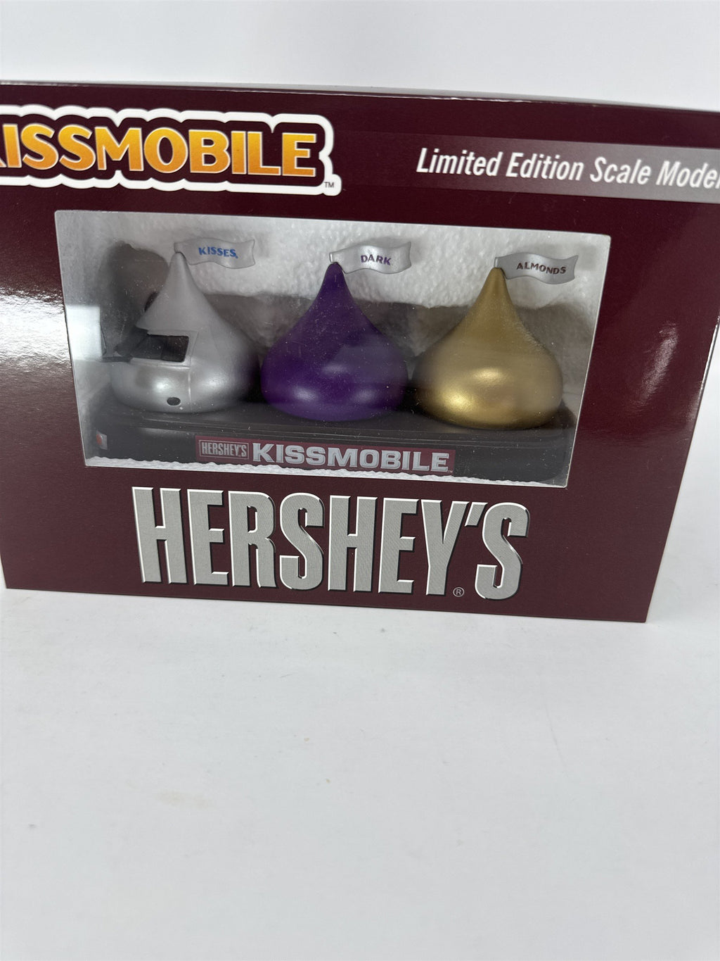 Hershey's Kissmobile Limited Edition Scale Model Children's Miracle Network NIB