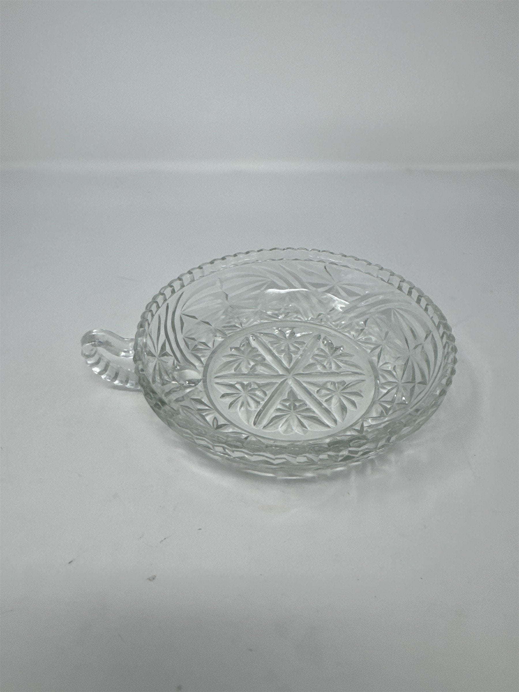 Vintage Cut Clear Glass Nappy Dish Star Fan Pattern Round Candy Nut Bowl Handle