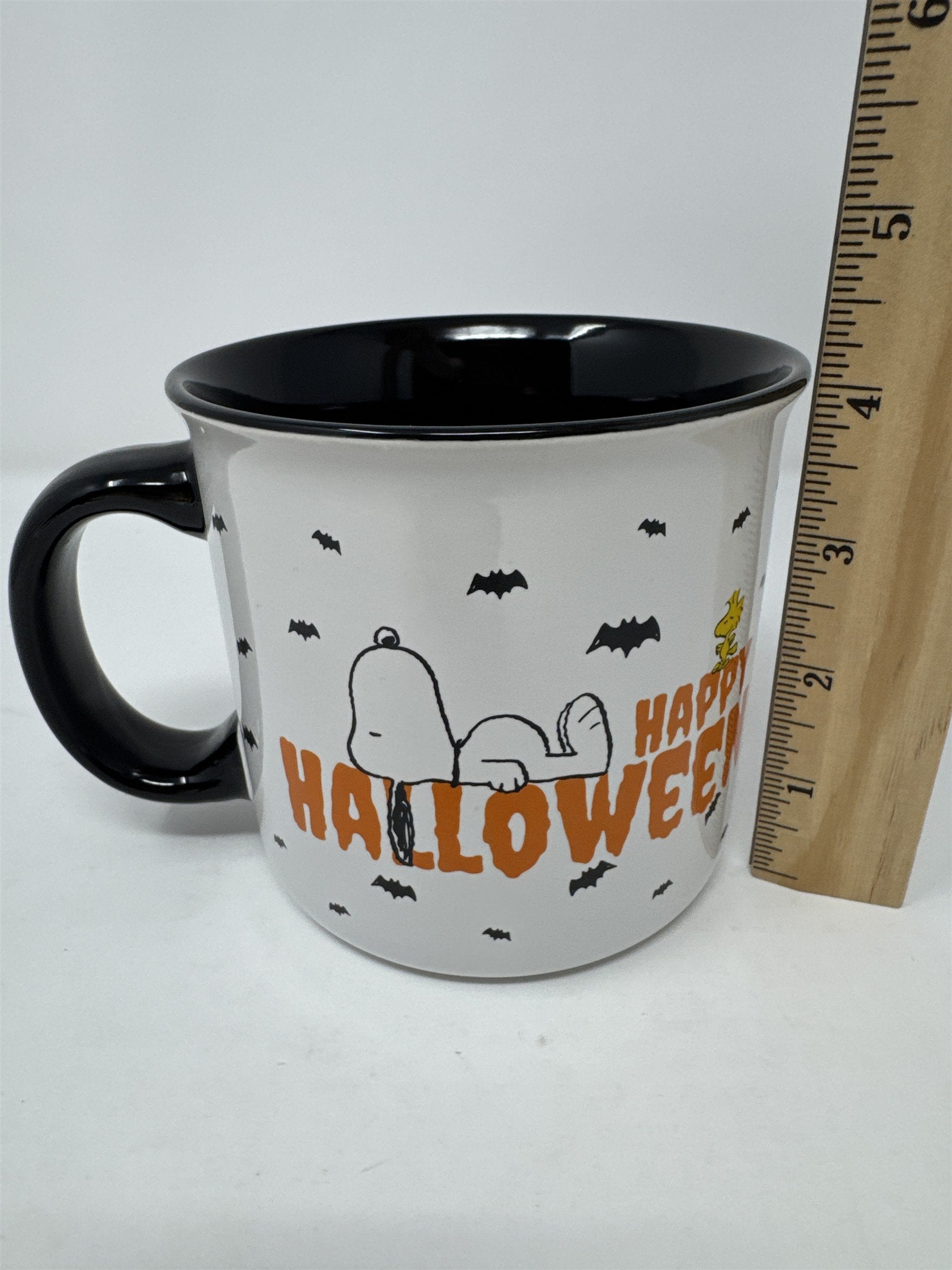 Peanuts Gibson Happy Halloween Mug Snoopy Woodstock Bats Campfire Coffee Cup