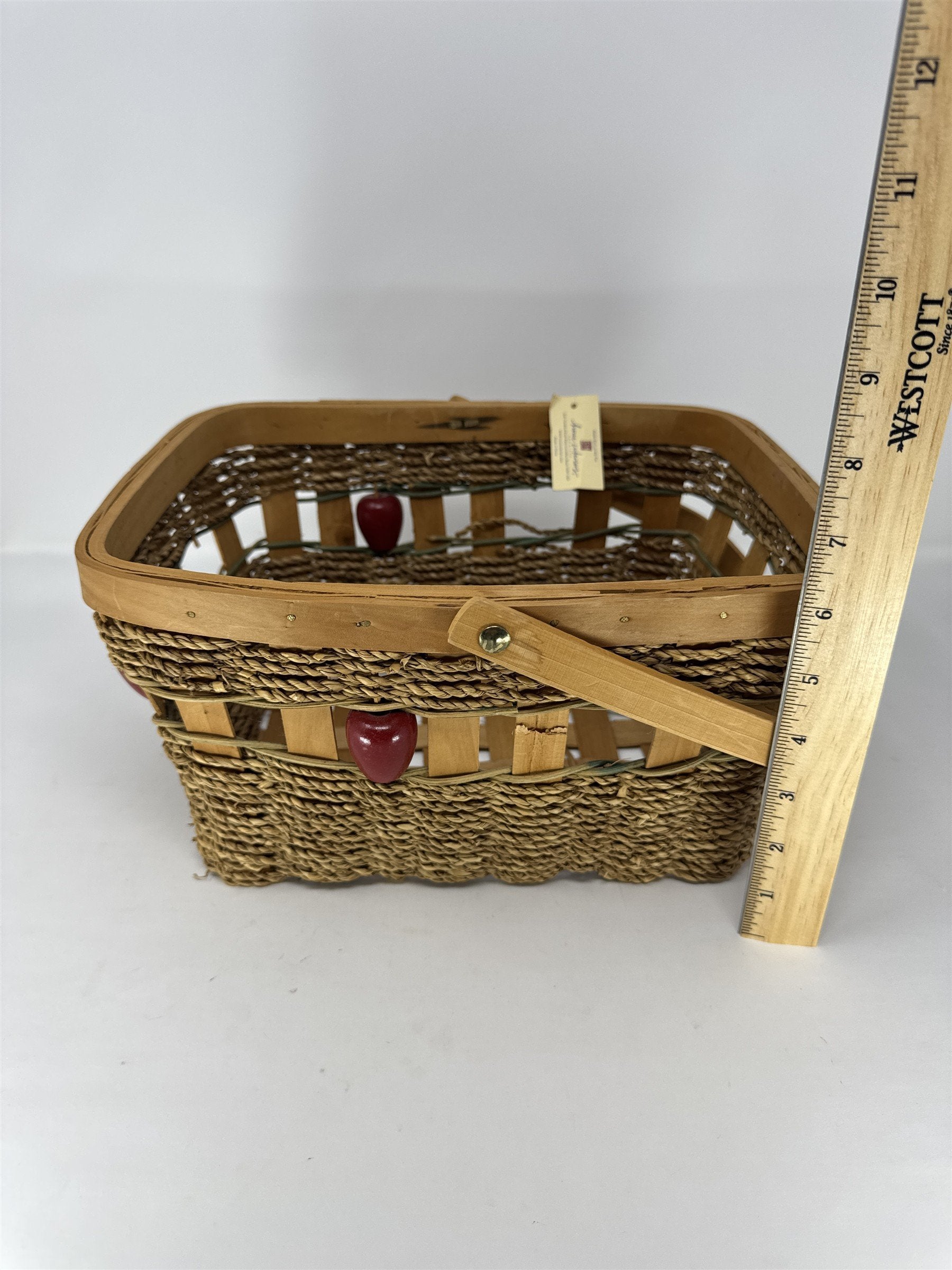 Home Interiors Apples of My Eye Woven Basket Metal Scalloped Rim Liner