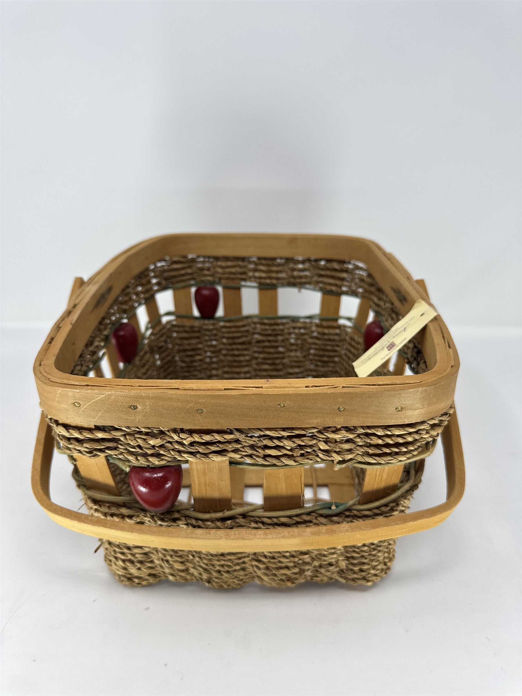 Home Interiors Apples of My Eye Woven Basket Metal Scalloped Rim Liner