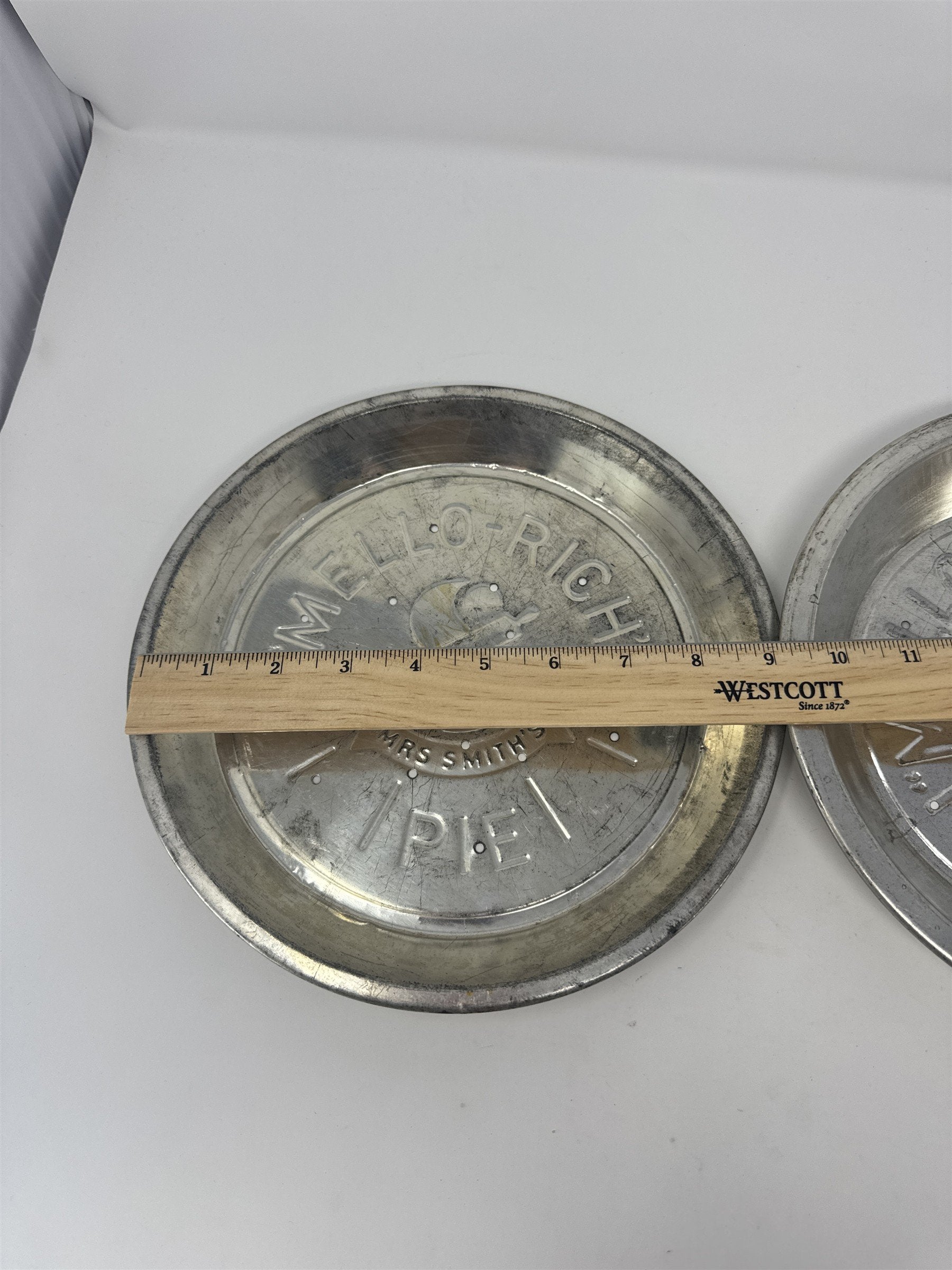Vtg Mrs. Smith's Mello-Rich Pie Plates Set of 2 Aluminum 9" Metal Baking Tins