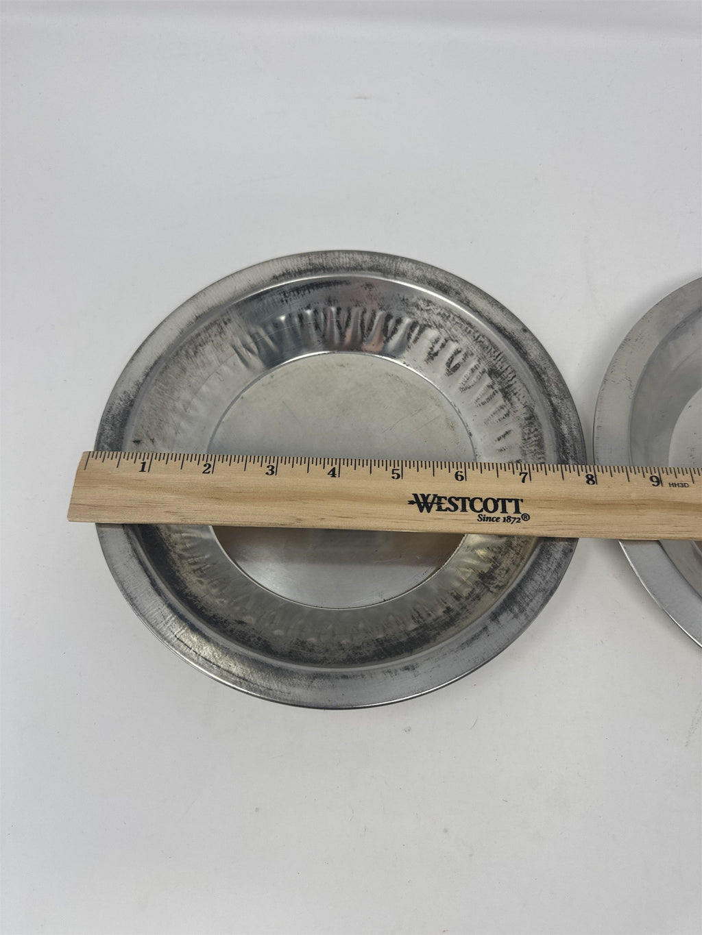 Vtg Aluminum Pie Plates Set of 2 8" Round Metal Baking Tins Retro Kitchenware