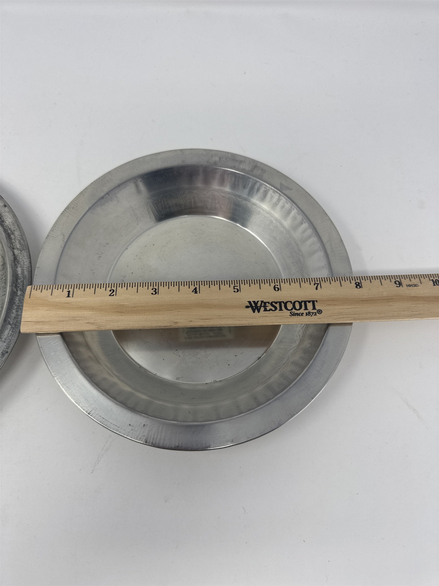 Vtg Aluminum Pie Plates Set of 2 8" Round Metal Baking Tins Retro Kitchenware