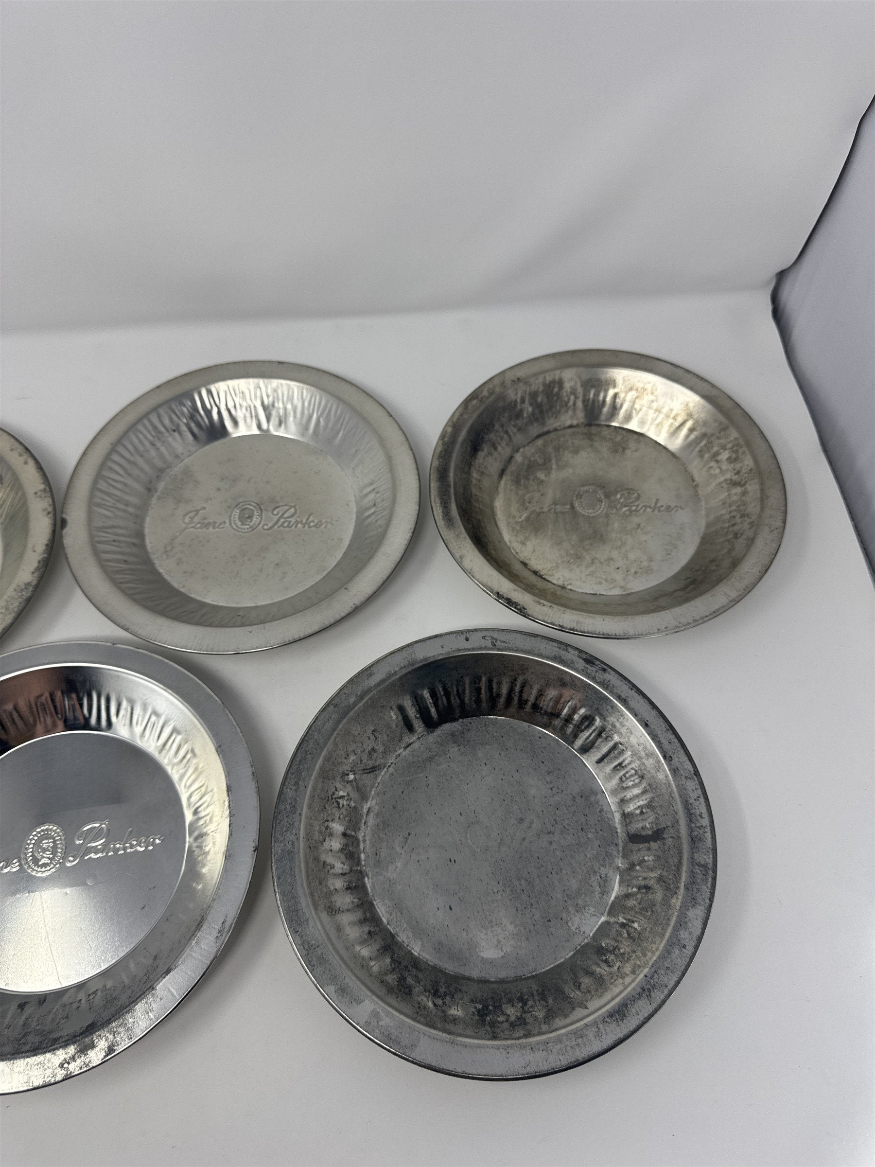 Set of 5 Vtg Jane Parke Aluminum Pie Plates 8" Metal Baking Tins Stamped Retro