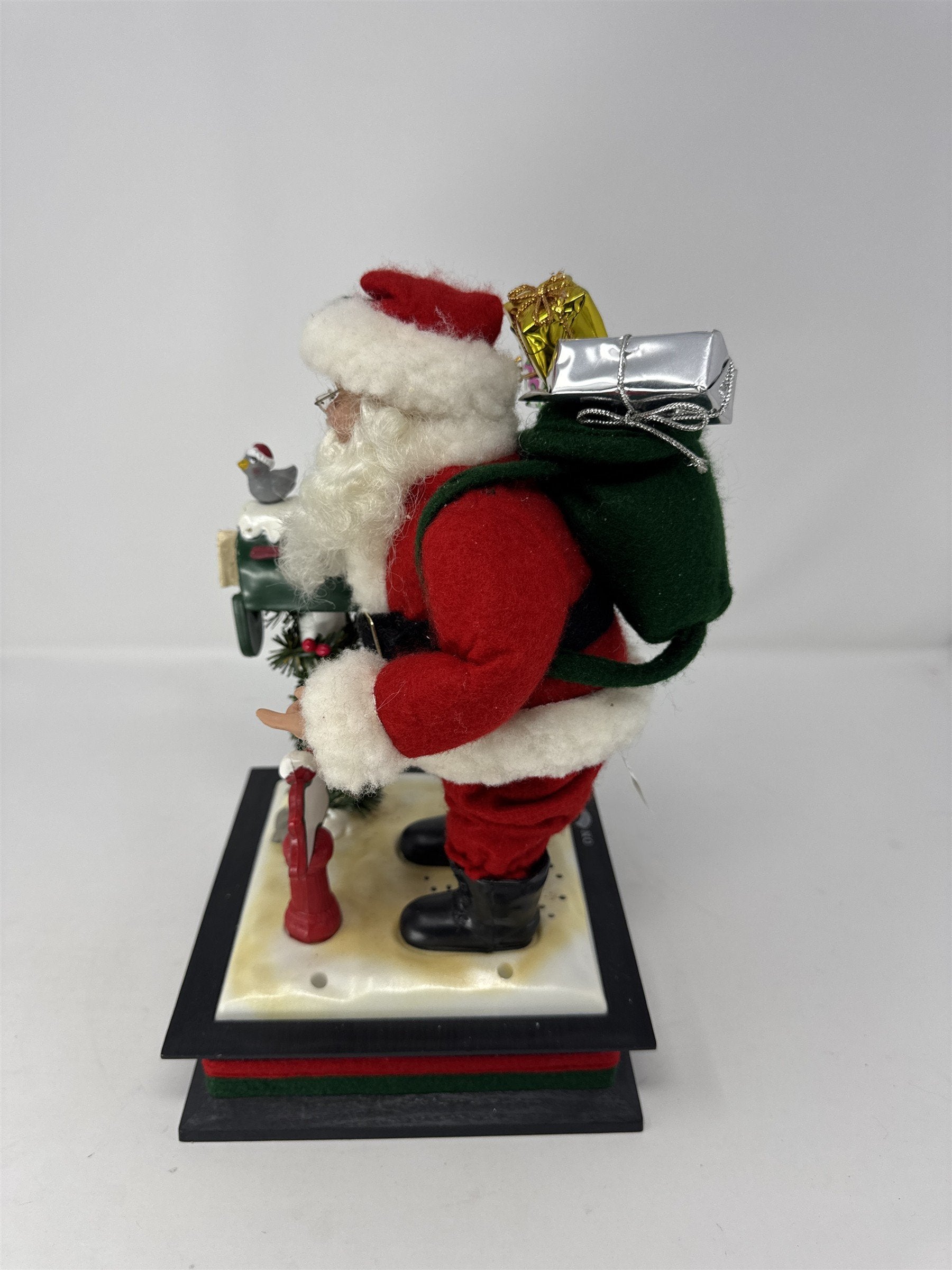 Vintage Holiday Creations Santa North Pole Mailbox Musical Decor Christmas Tunes