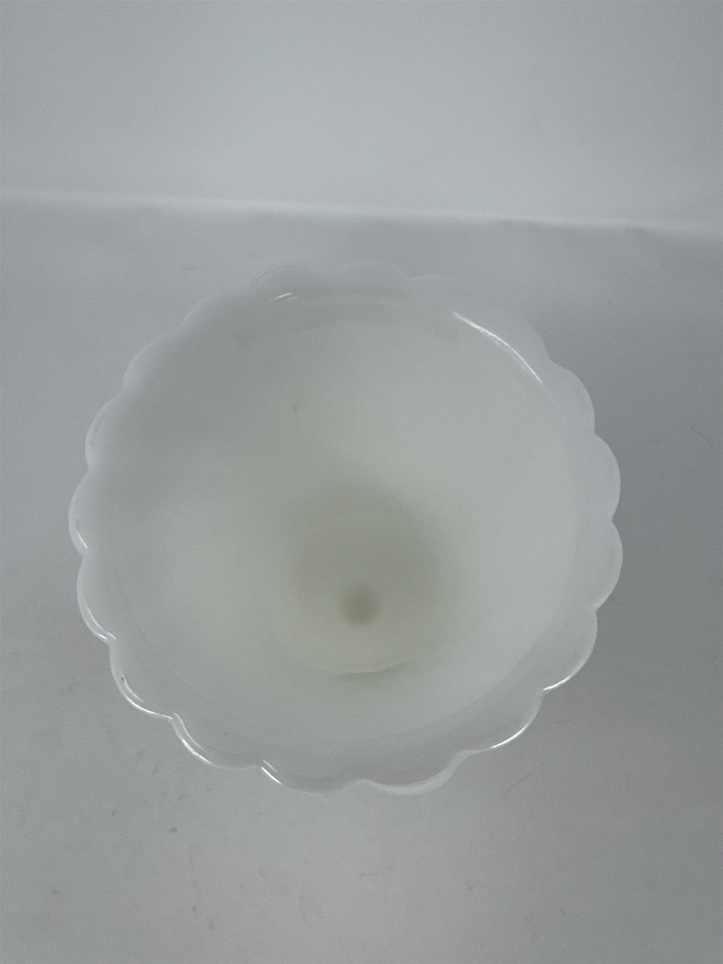 Vtg White Milk Glass Swirl Vase 9" Ribbed Spiral Tall Mid Century Floral Decor