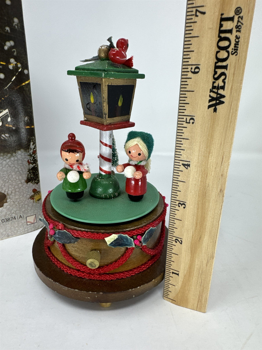Vtg Lefton Christmas Carolers Music Box Dancing Figures Lamp Post Decor READ