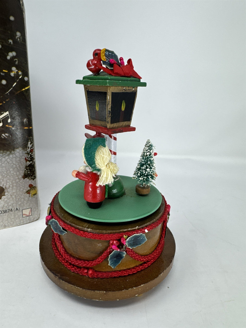 Vtg Lefton Christmas Carolers Music Box Dancing Figures Lamp Post Decor READ