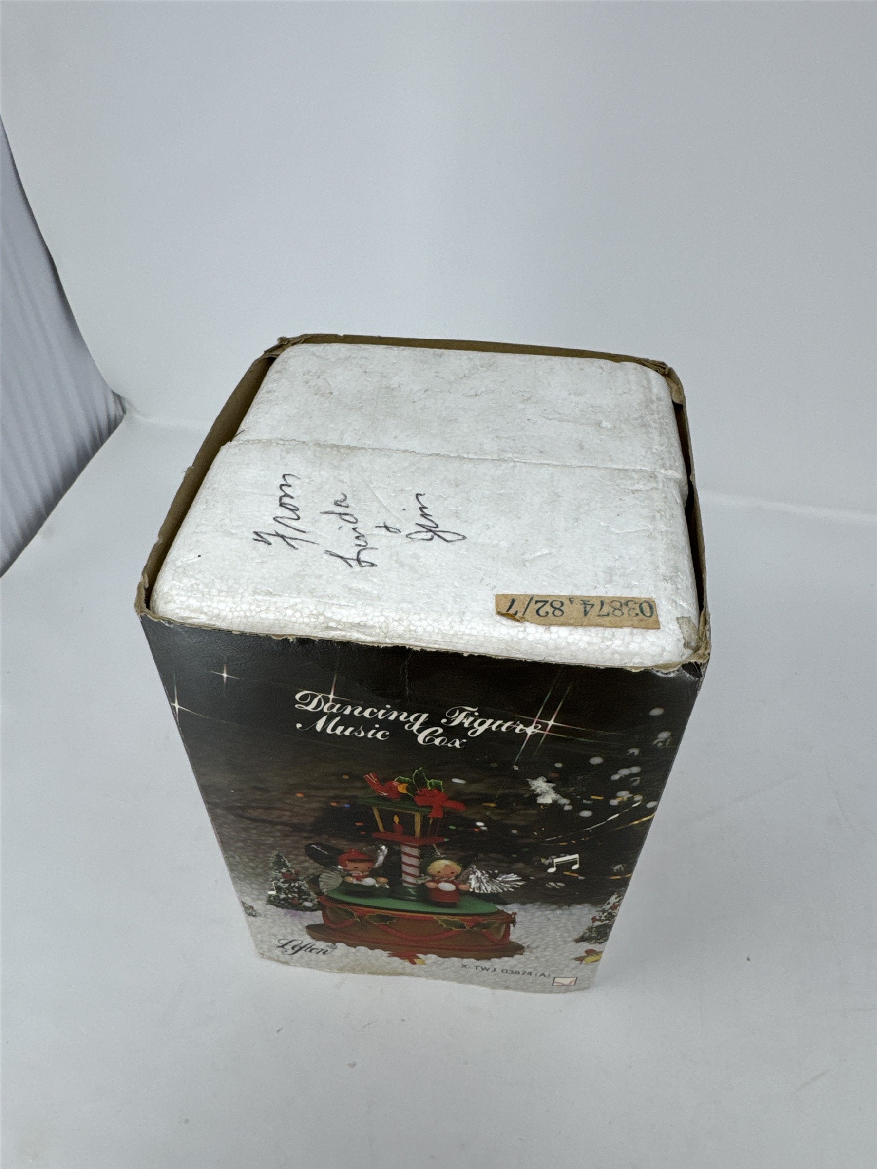 Vtg Lefton Christmas Carolers Music Box Dancing Figures Lamp Post Decor READ