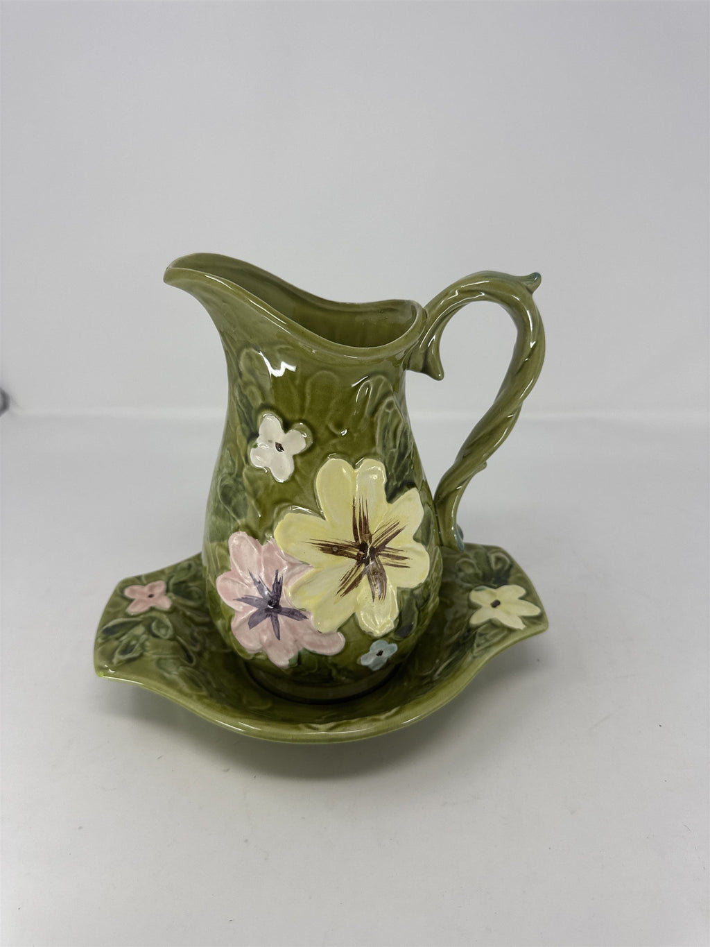 C-7817 Green Floral Pitcher and Washbowl Basin Set Vtg Ceramic