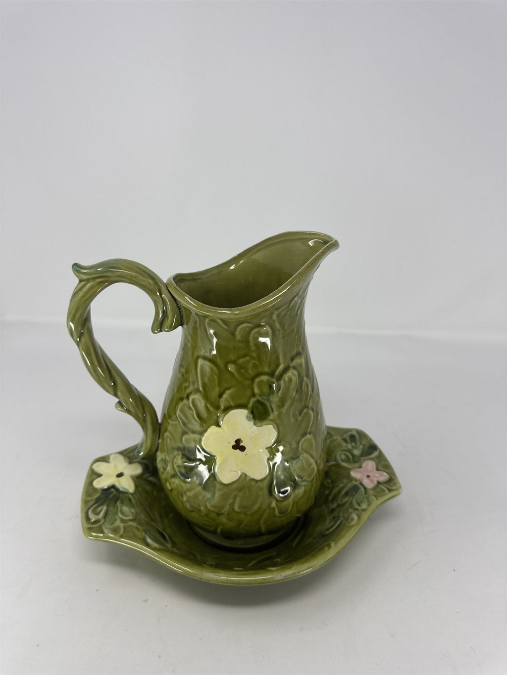 C-7817 Green Floral Pitcher and Washbowl Basin Set Vtg Ceramic