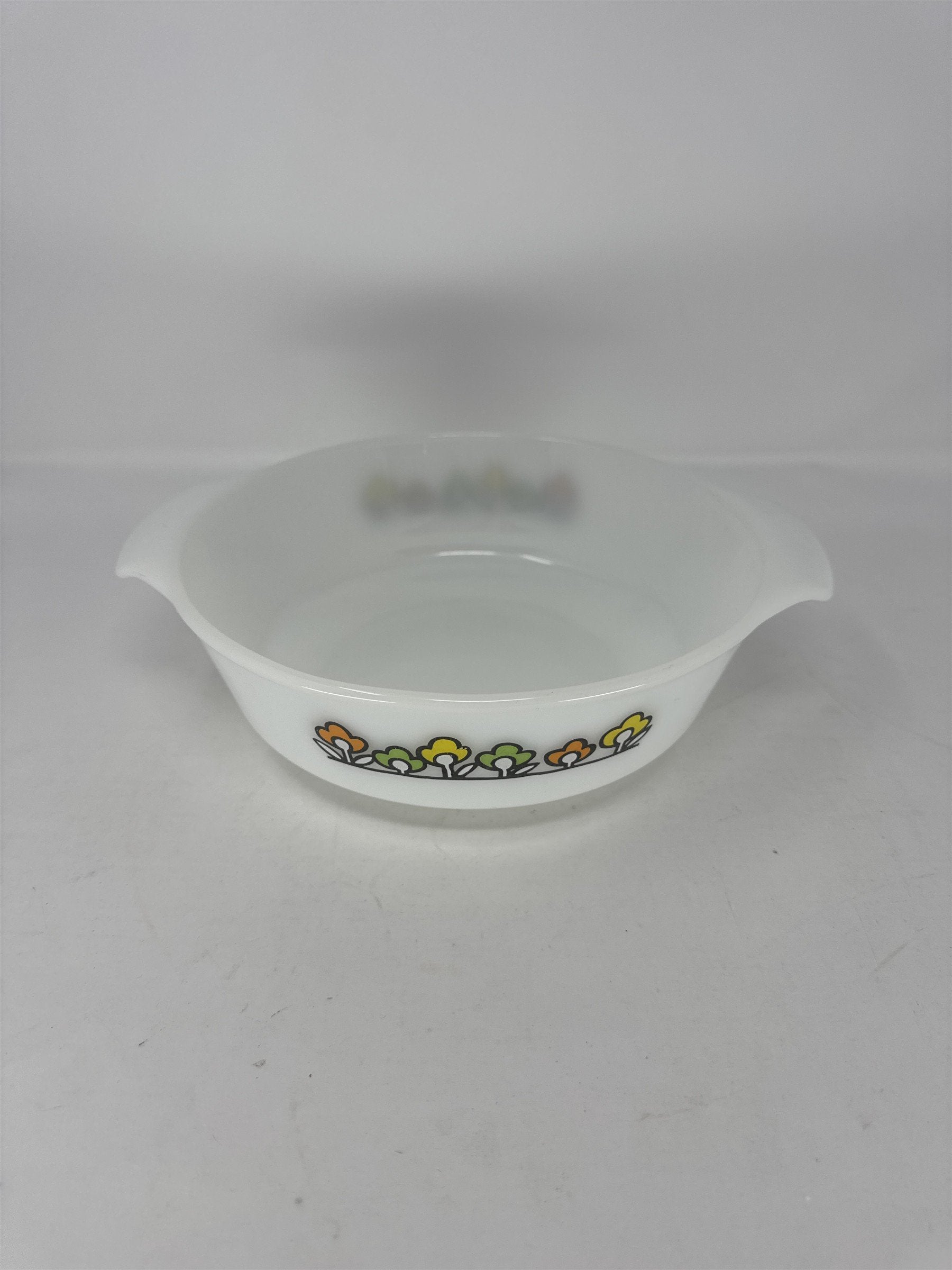 Vtg Fire-King Meadow Green 1.5 Qt Round Casserole Dish Anchor Hocking Milk Glass