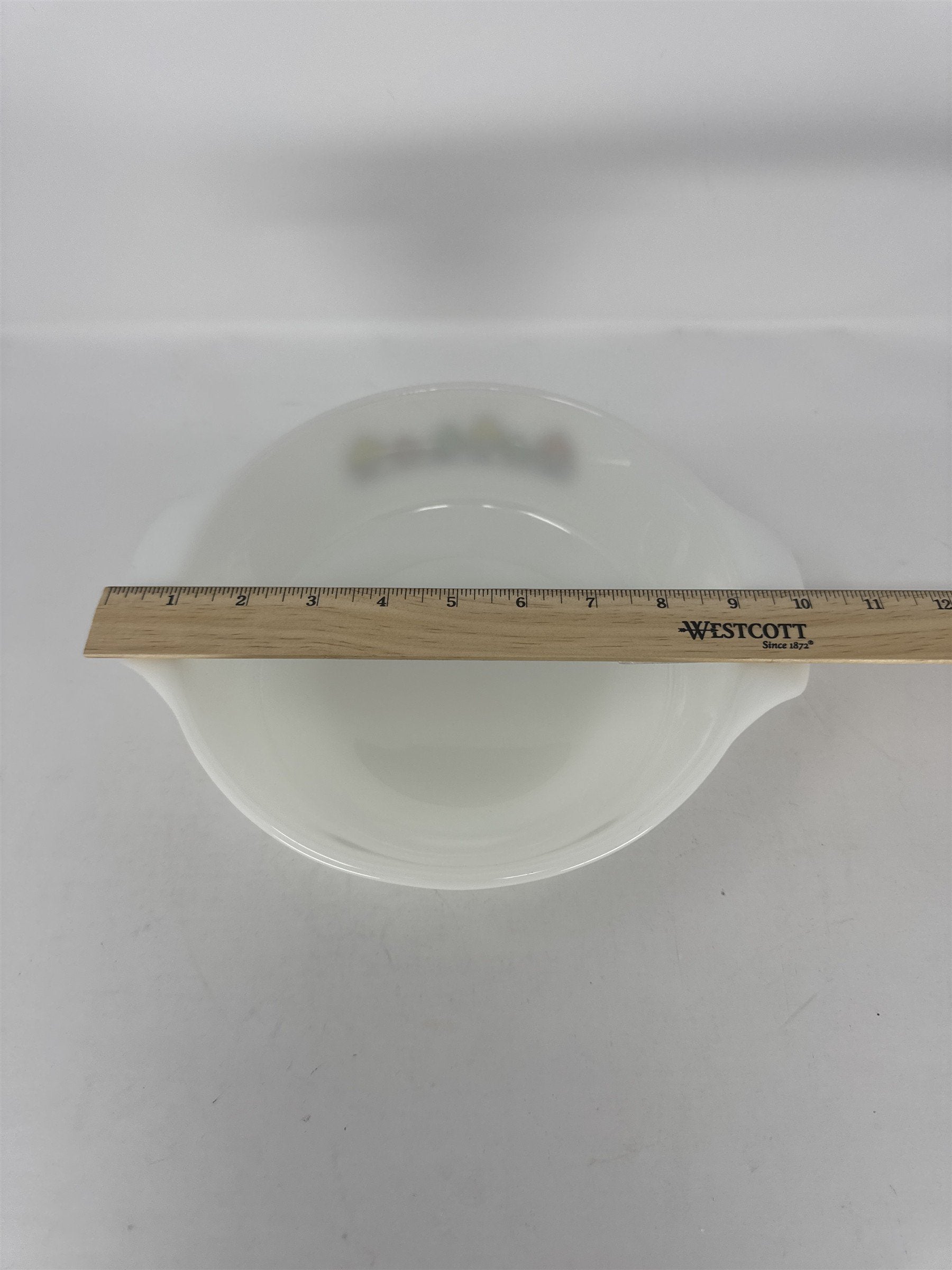 Vtg Fire-King Meadow Green 1.5 Qt Round Casserole Dish Anchor Hocking Milk Glass