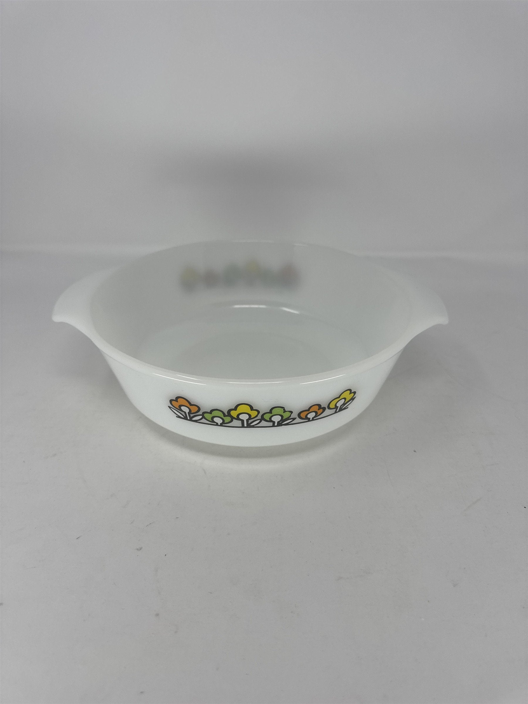Vtg Fire-King Meadow Green 1.5 Qt Round Casserole Dish Anchor Hocking Milk Glass