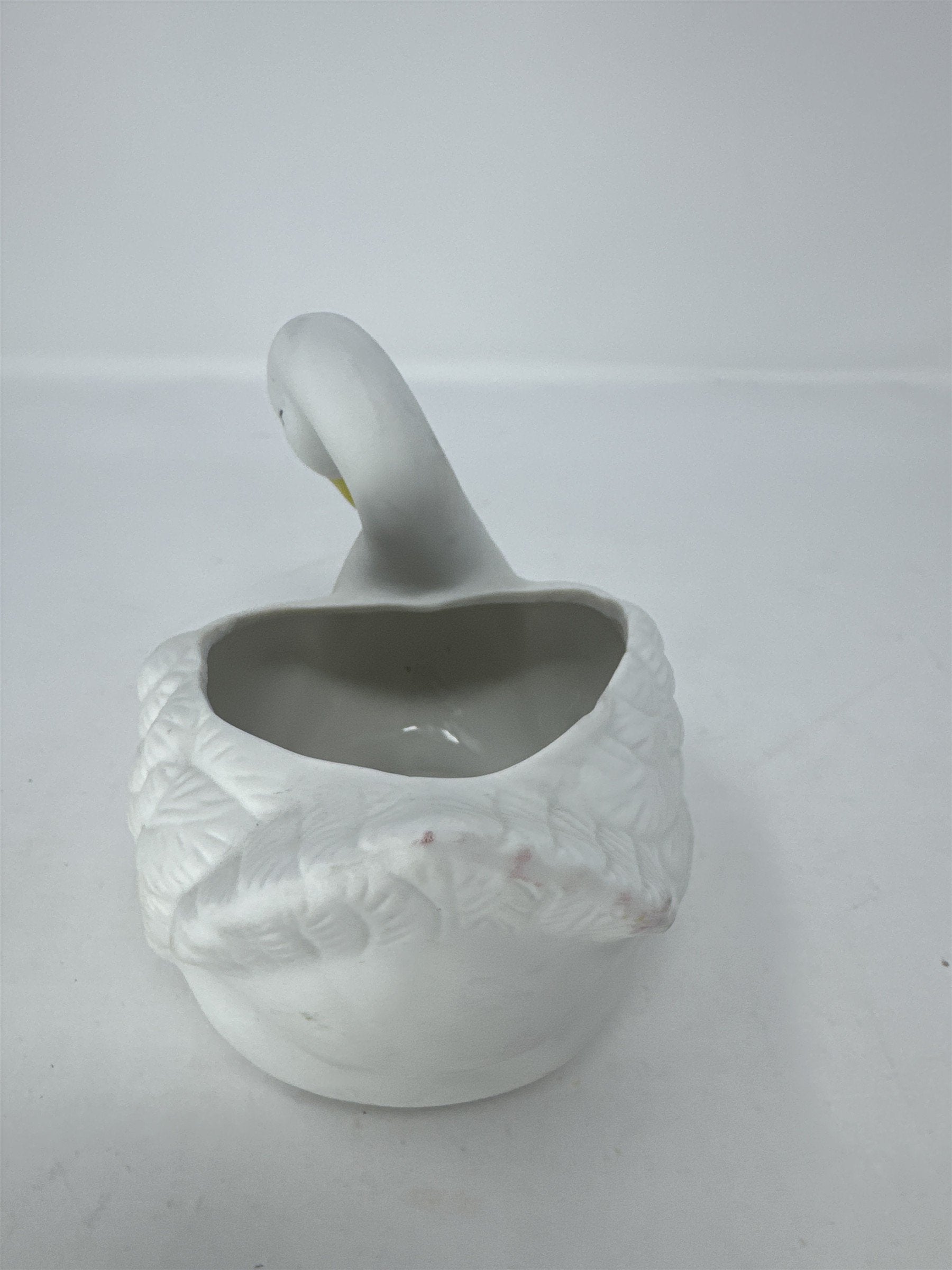 Vtg Homco #1402 White Bisque Porcelain Swan Planter Figurine Trinket Dish READ