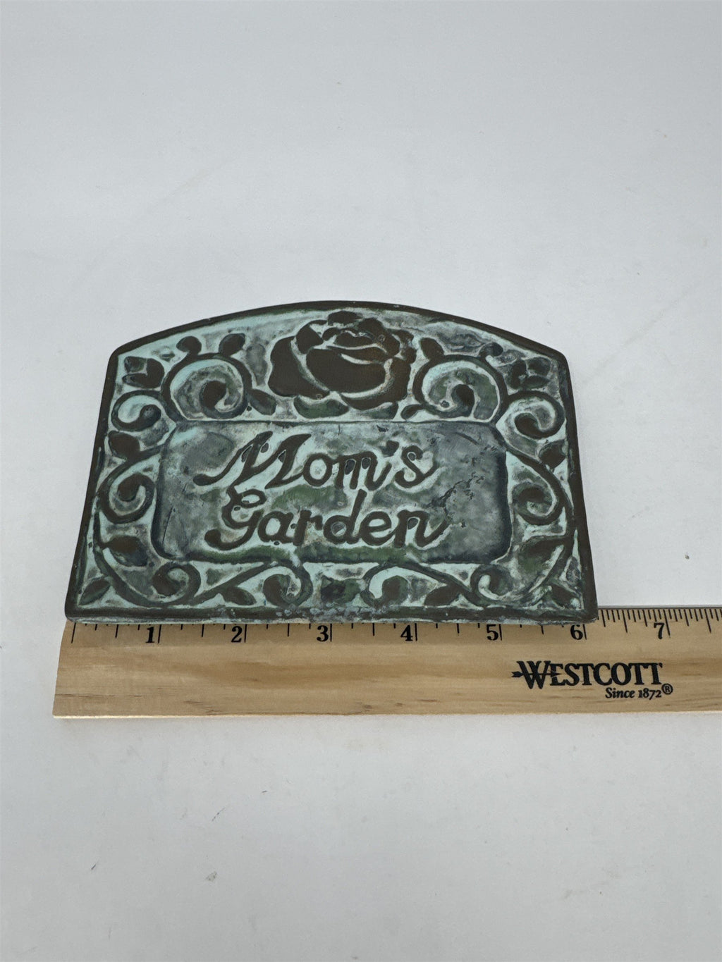 Vtg Verdigris Metal Mom’s Garden Plaque Embossed Rose Flower Sign Outdoor Decor