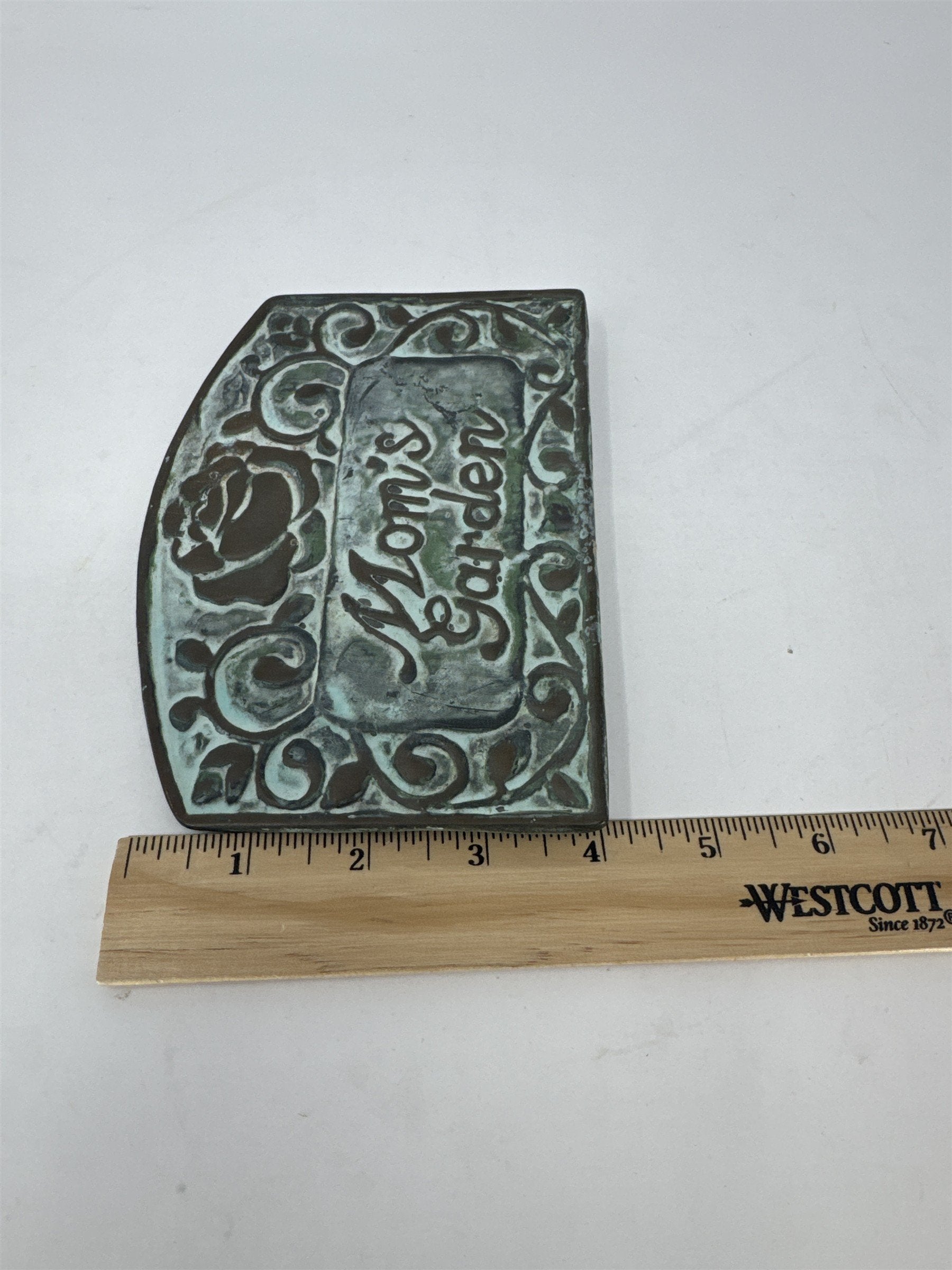 Vtg Verdigris Metal Mom’s Garden Plaque Embossed Rose Flower Sign Outdoor Decor