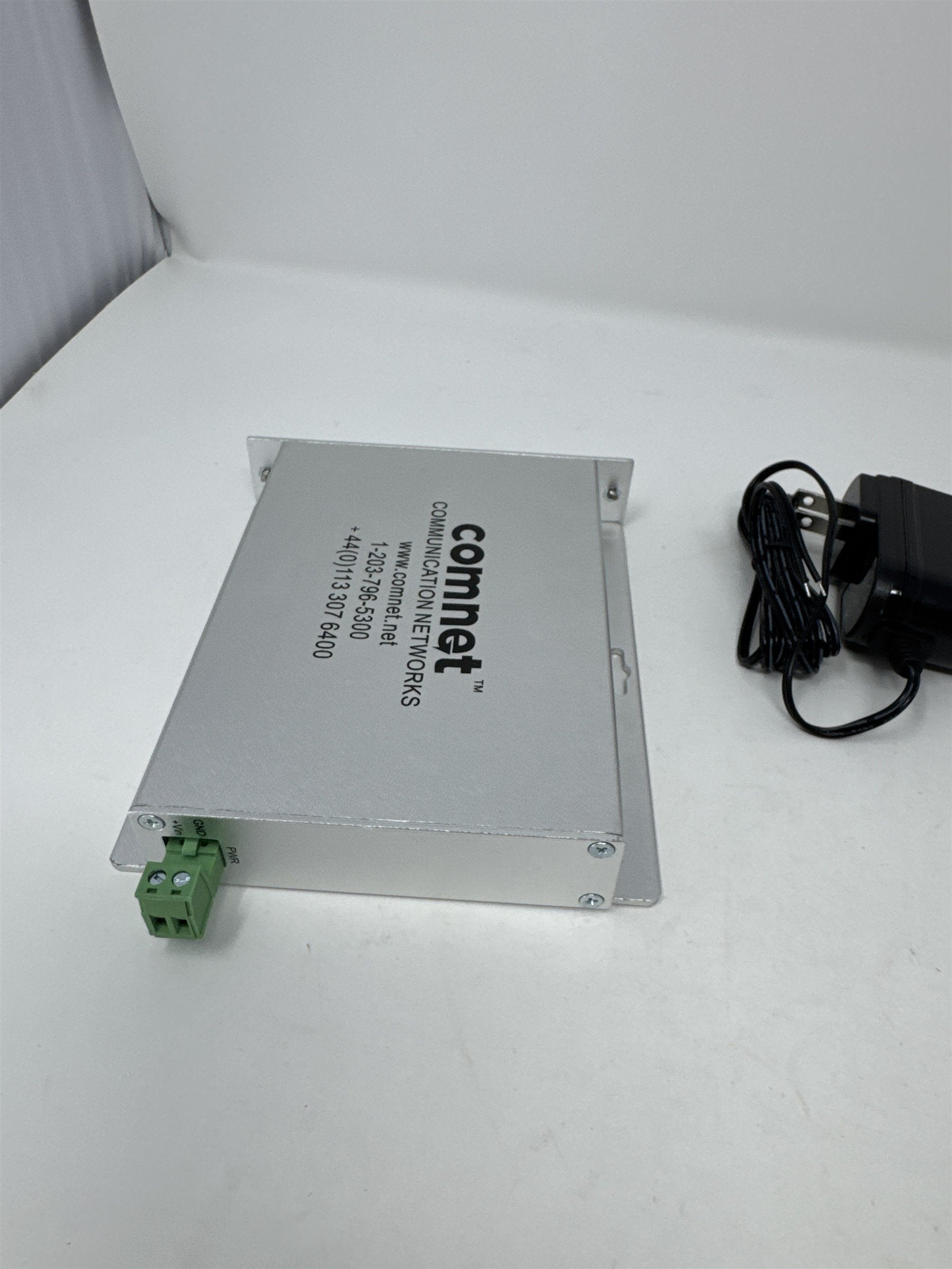 Comnet CNFE2MC Ethernet Fiber Optic Media Converter Single 10/100 /w Power