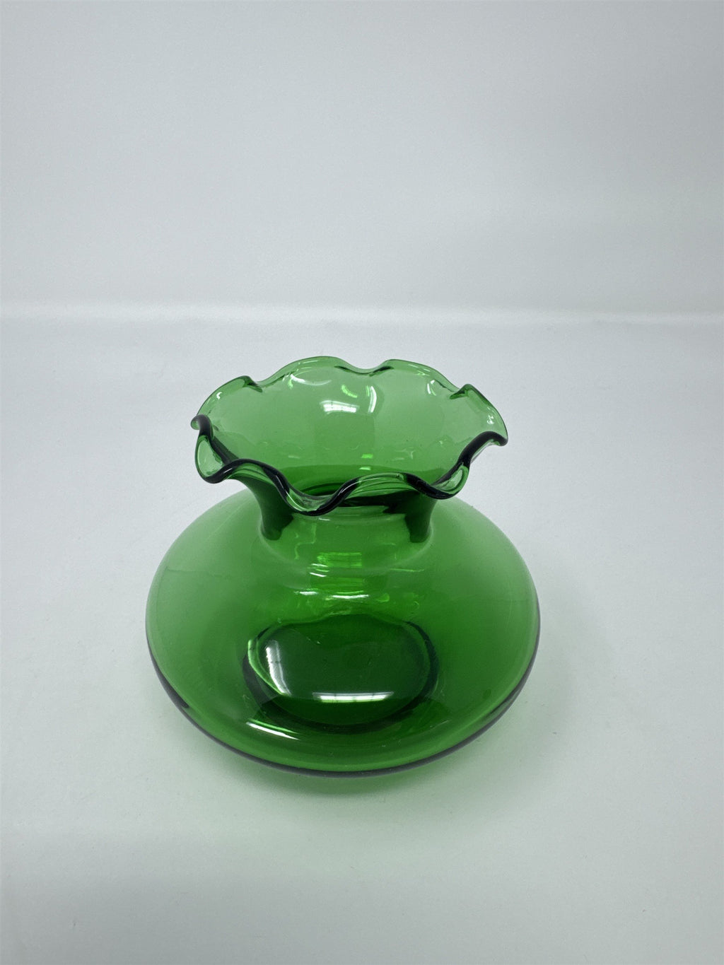 Vtg Emerald Green Glass Bud Vase Ruffled Rim Jack In Pulpit MCM Art Glass
