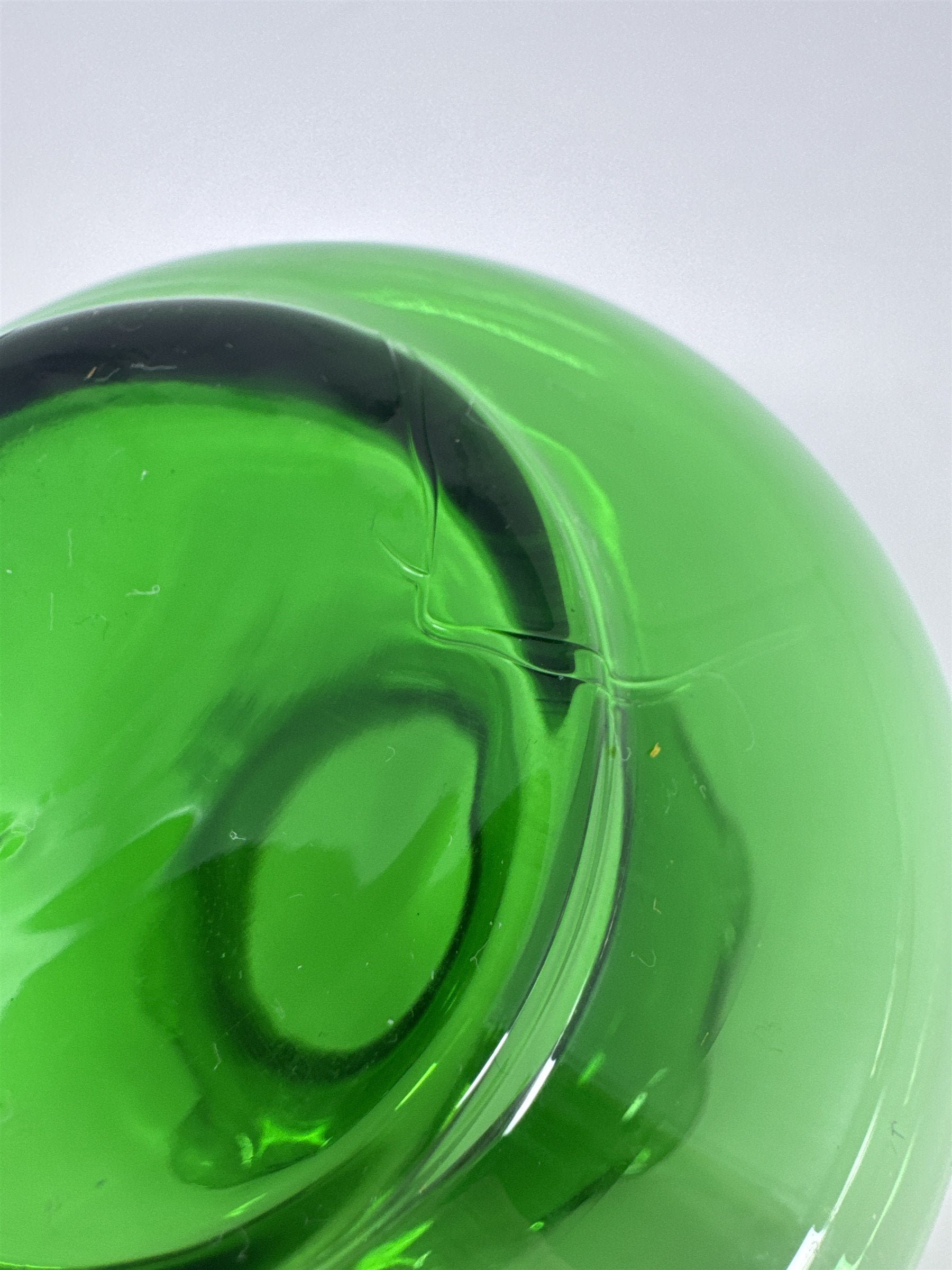 Vtg Emerald Green Glass Bud Vase Ruffled Rim Jack In Pulpit MCM Art Glass