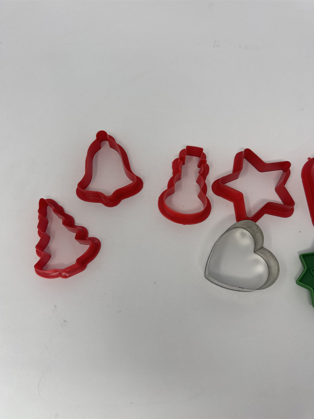 Lot of 7 Vintage Christmas Cookie Cutters Plastic & Metal Star Tree Heart Bell