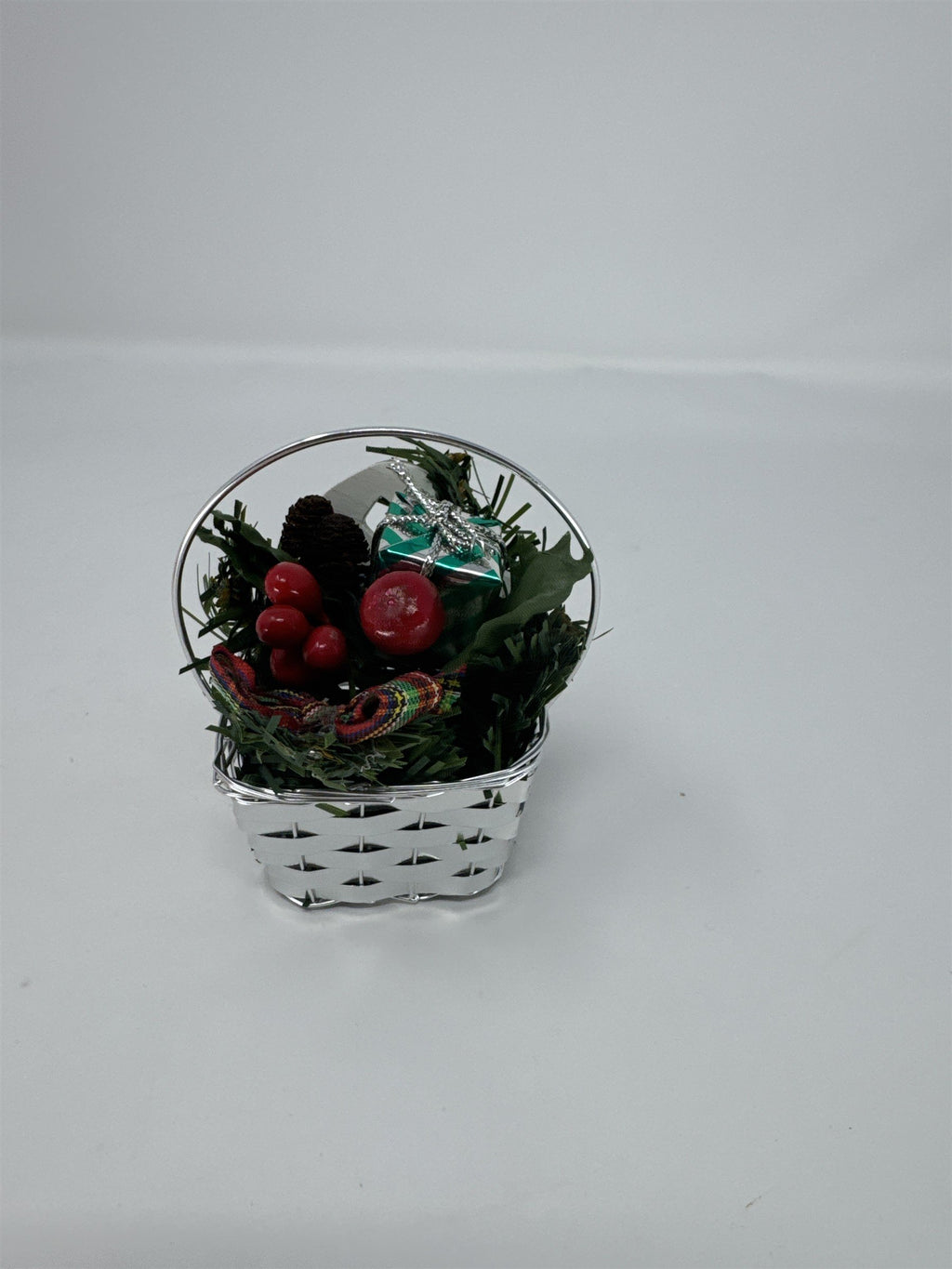 Vintage Avon Sparkling Treasures Ornament Silver Tone Basket Holiday Gift Boxed
