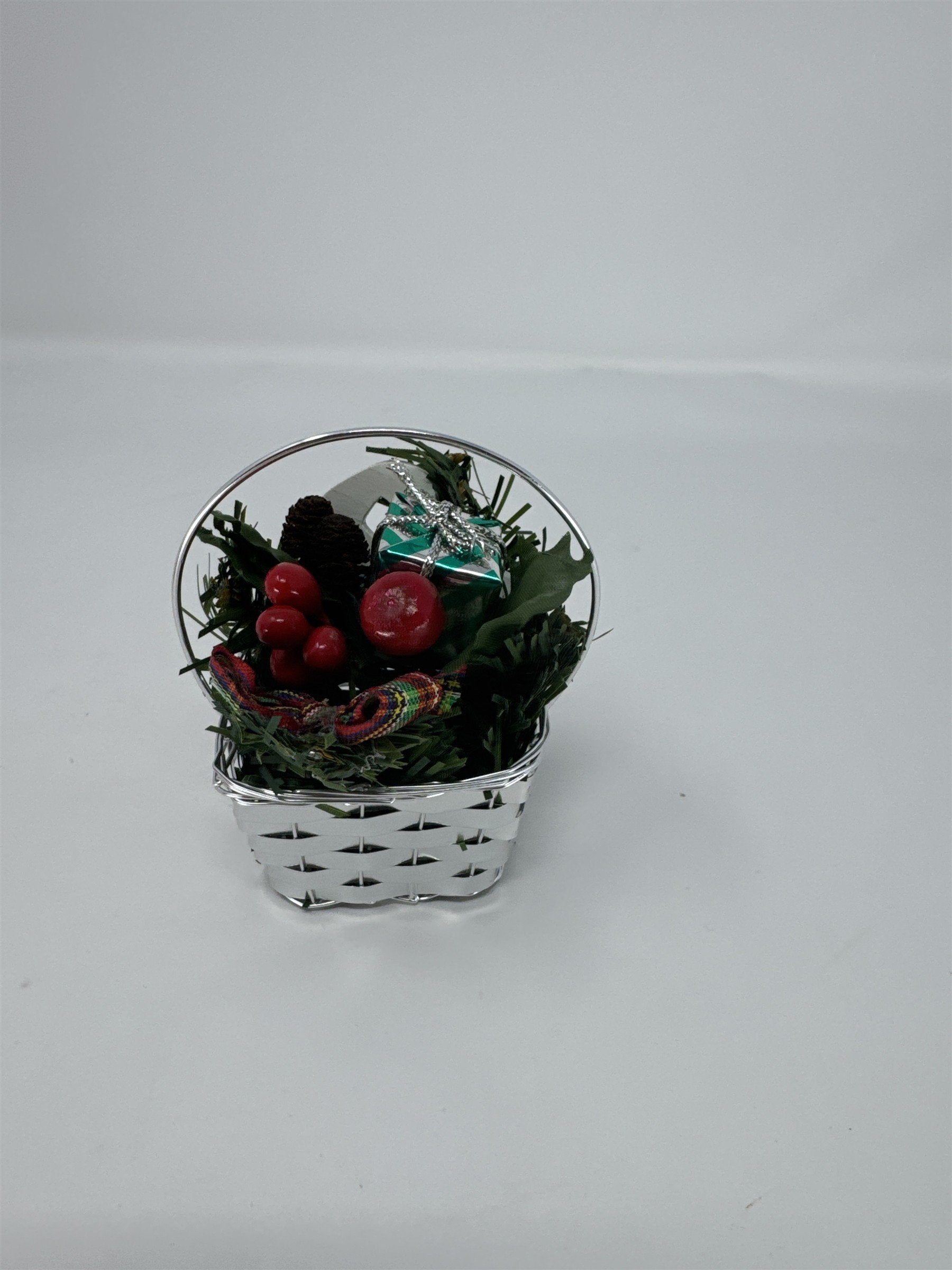 Vintage Avon Sparkling Treasures Ornament Silver Tone Basket Holiday Gift Boxed