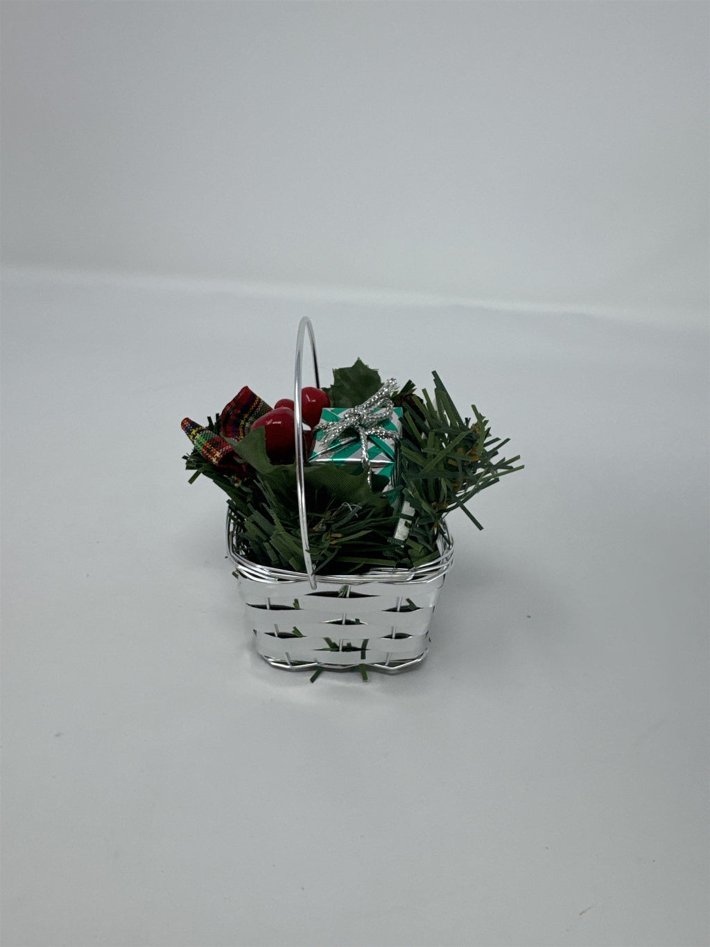 Vintage Avon Sparkling Treasures Ornament Silver Tone Basket Holiday Gift Boxed