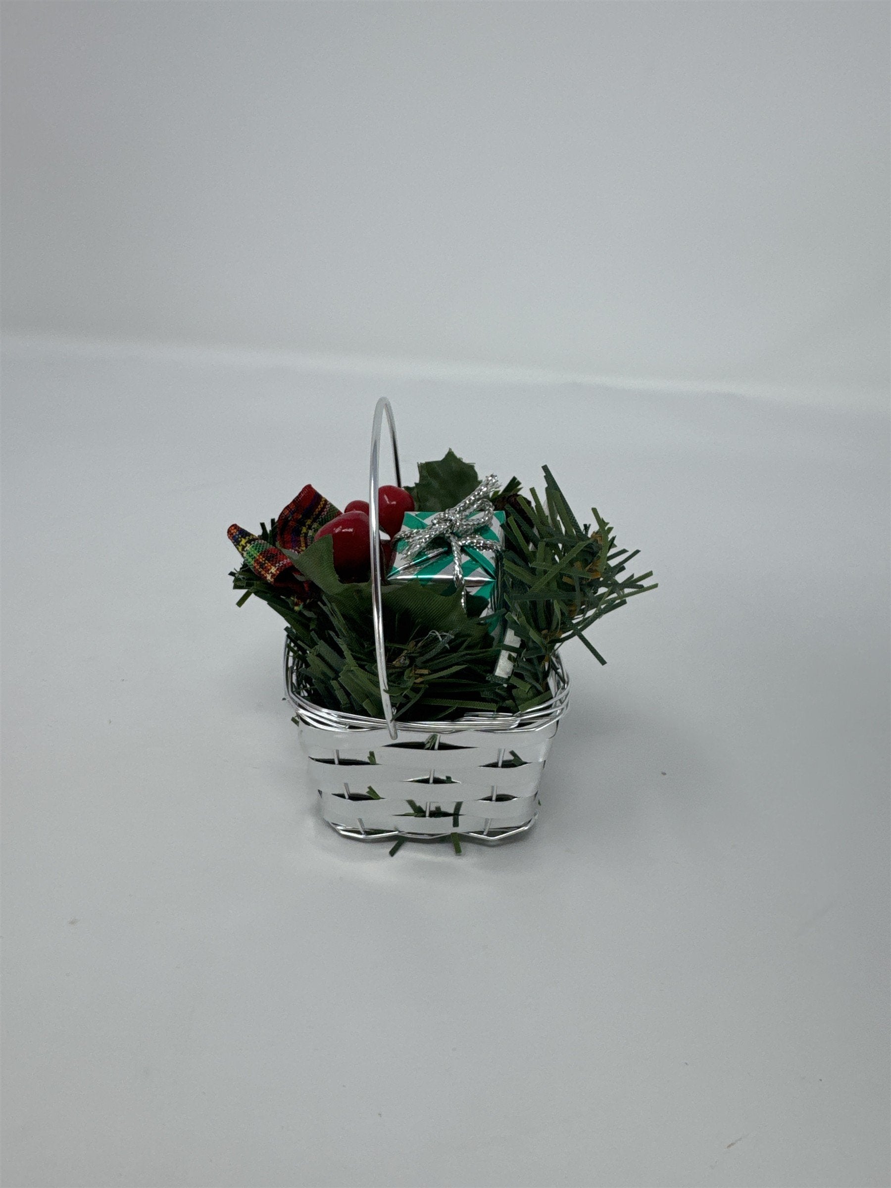 Vintage Avon Sparkling Treasures Ornament Silver Tone Basket Holiday Gift Boxed