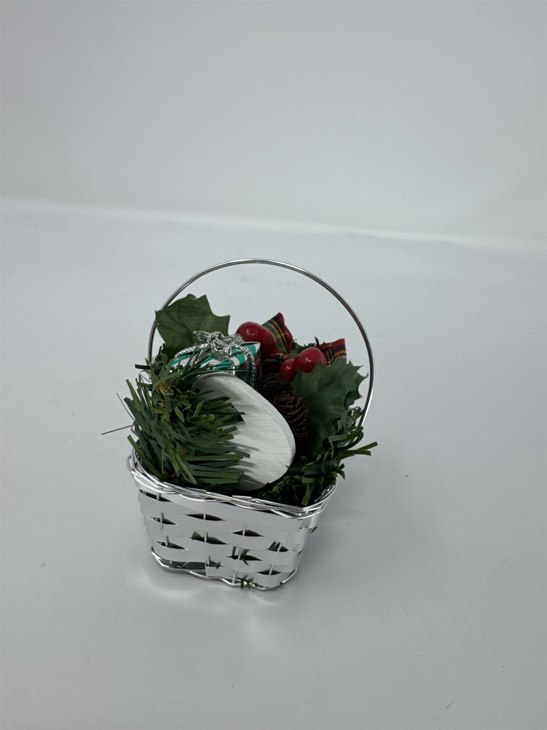 Vintage Avon Sparkling Treasures Ornament Silver Tone Basket Holiday Gift Boxed