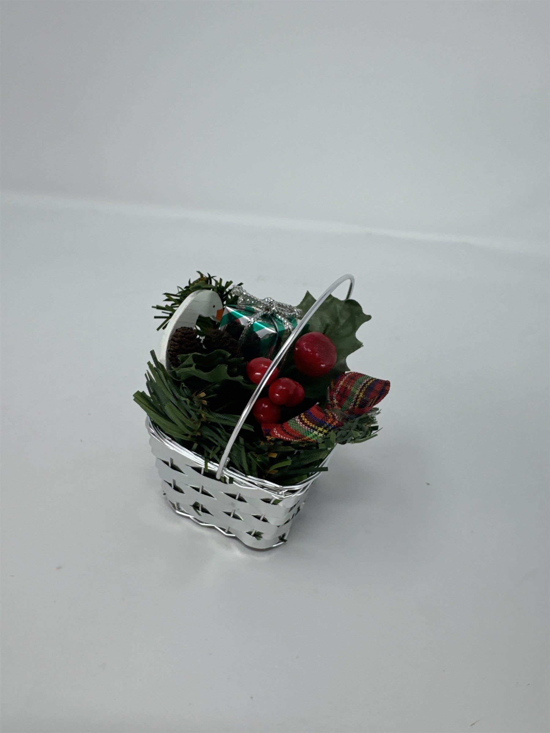 Vintage Avon Sparkling Treasures Ornament Silver Tone Basket Holiday Gift Boxed
