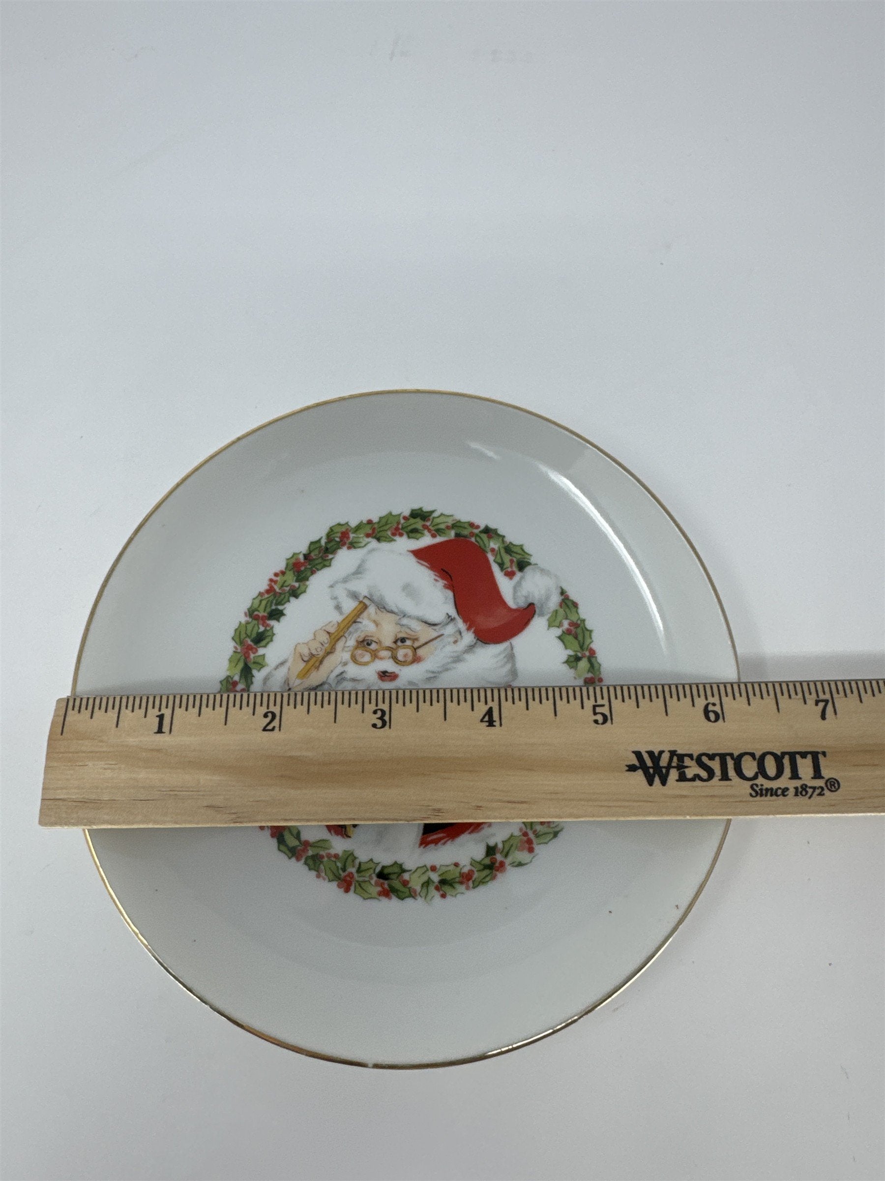 Vintage 1982 Jasco Santa Claus Decorative Plate 22K Gold Edged Fine Porcelain
