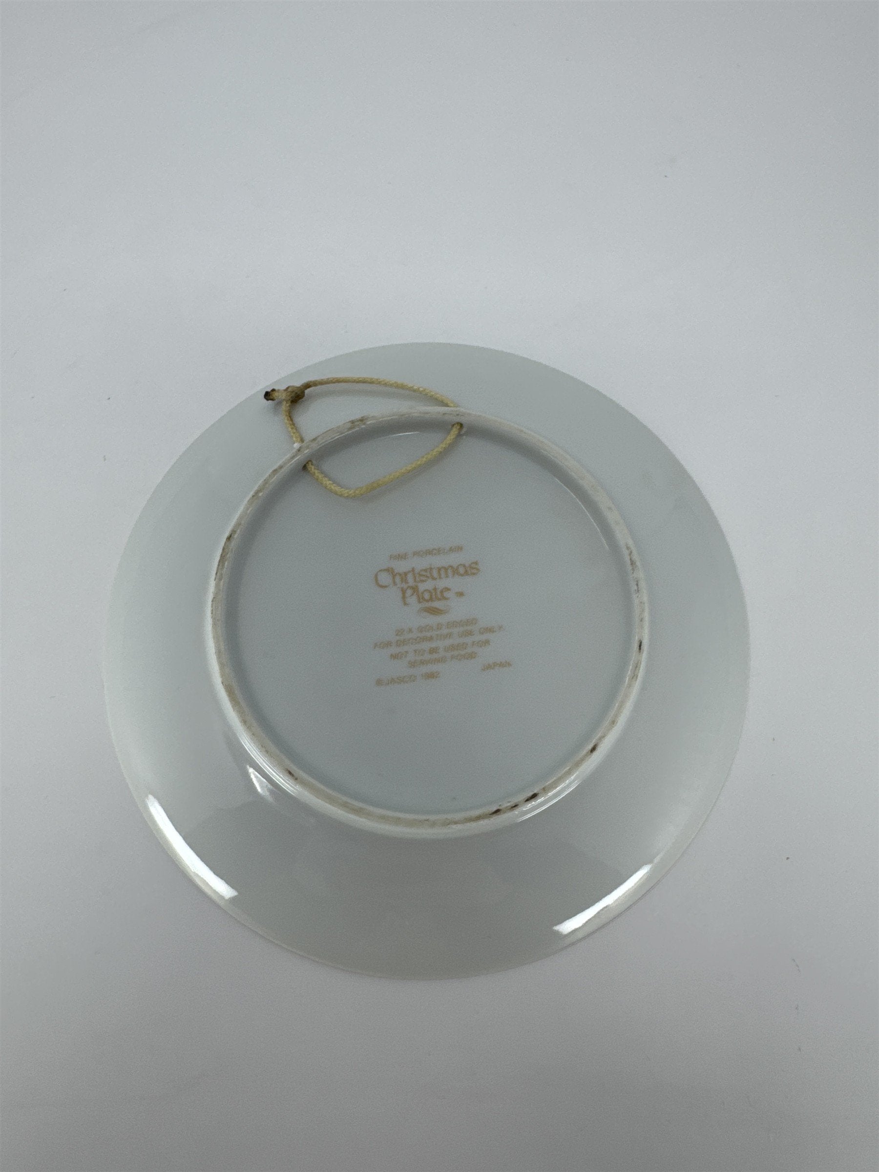Vintage 1982 Jasco Santa Claus Decorative Plate 22K Gold Edged Fine Porcelain