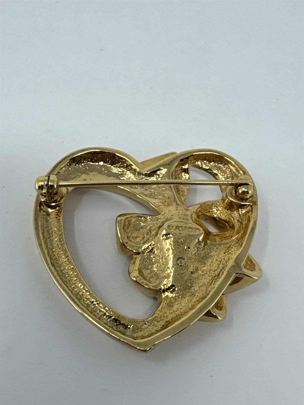 Vintage Avon Gold Tone Heart Brooch Red Rhinestone Bow Pin Valentine’s Day