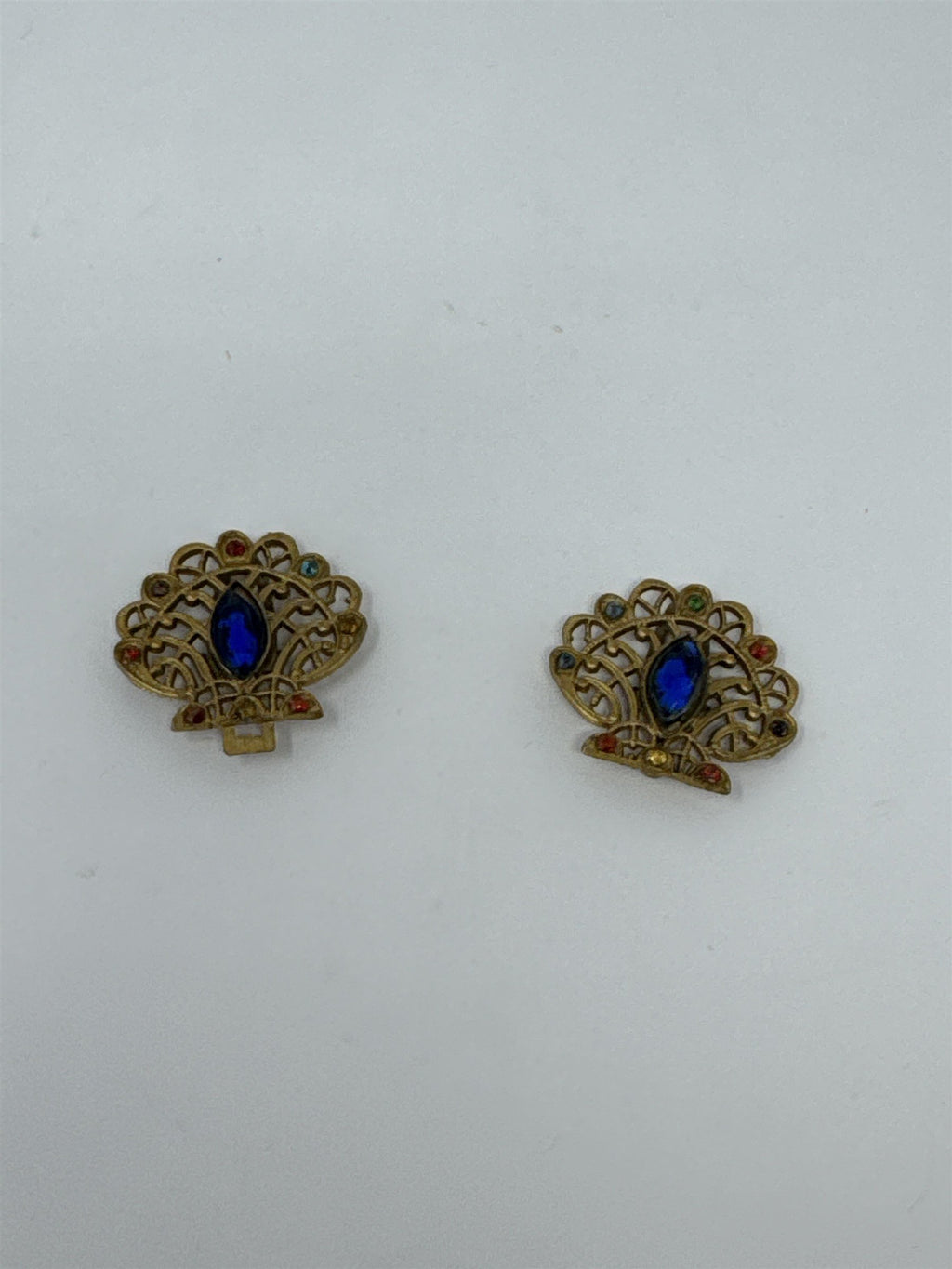 Vintage Ornate Gold Tone Sweater Clip Guard Cardigan Collar Jewelry (No Chain)