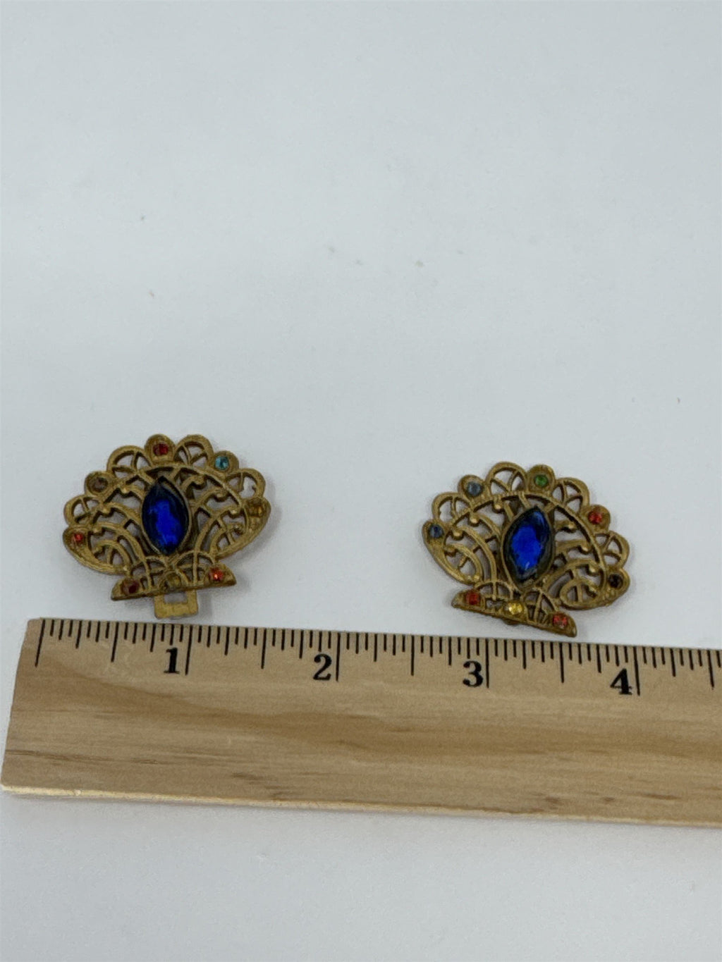 Vintage Ornate Gold Tone Sweater Clip Guard Cardigan Collar Jewelry (No Chain)