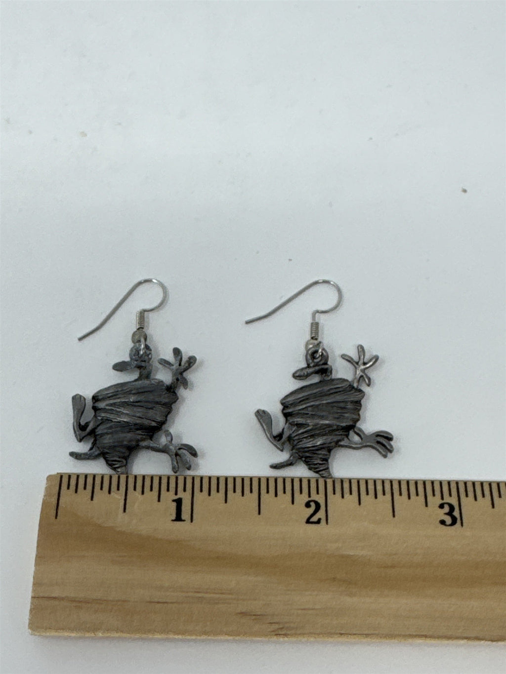 Vintage 1992 Looney Tunes Tazmanian Devil Earrings Taz WB Logo