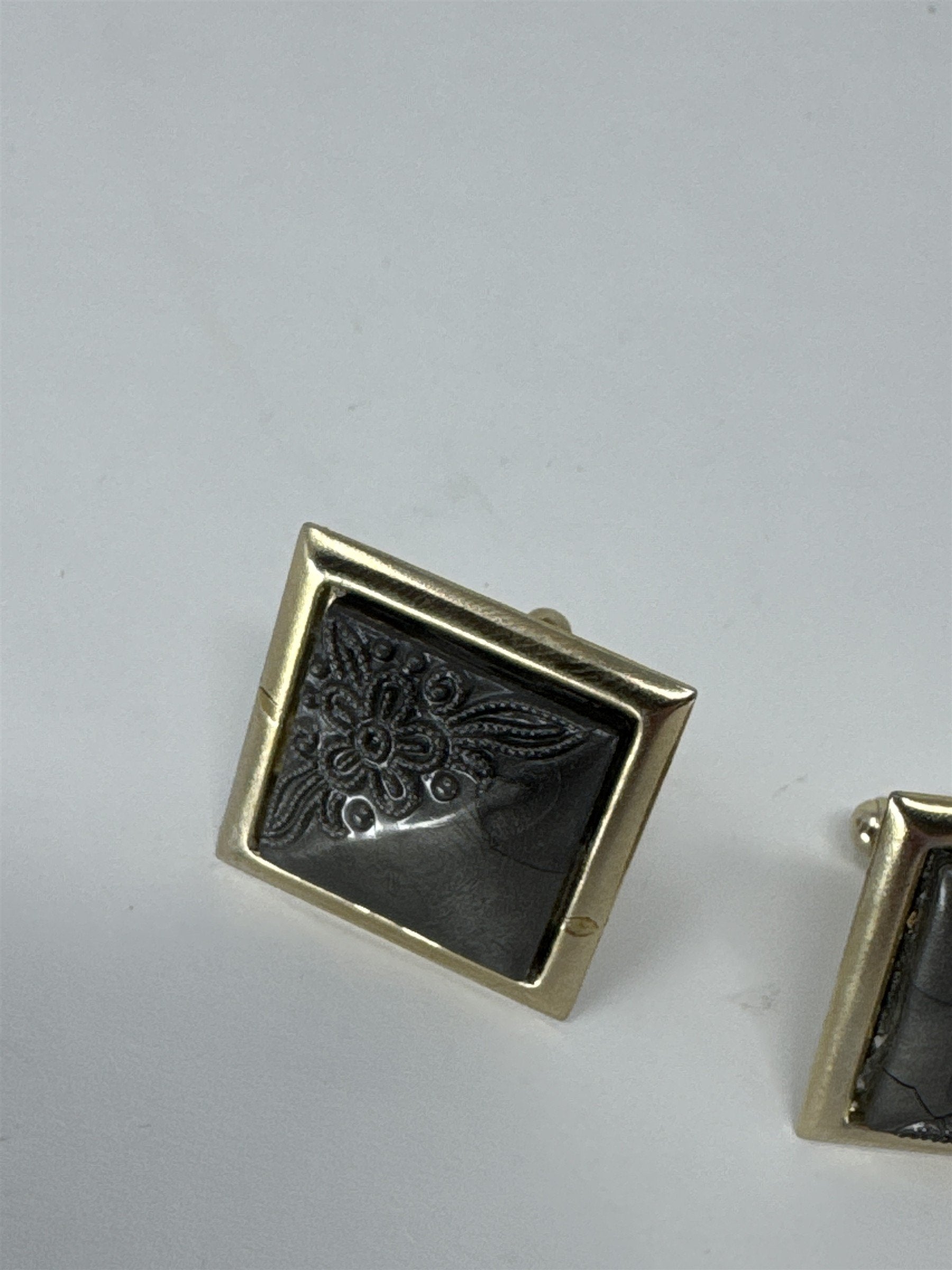 Vintage Mens Cufflinks Tie Bar Set Gold Tone Gray Etched Floral Mid Century VTG