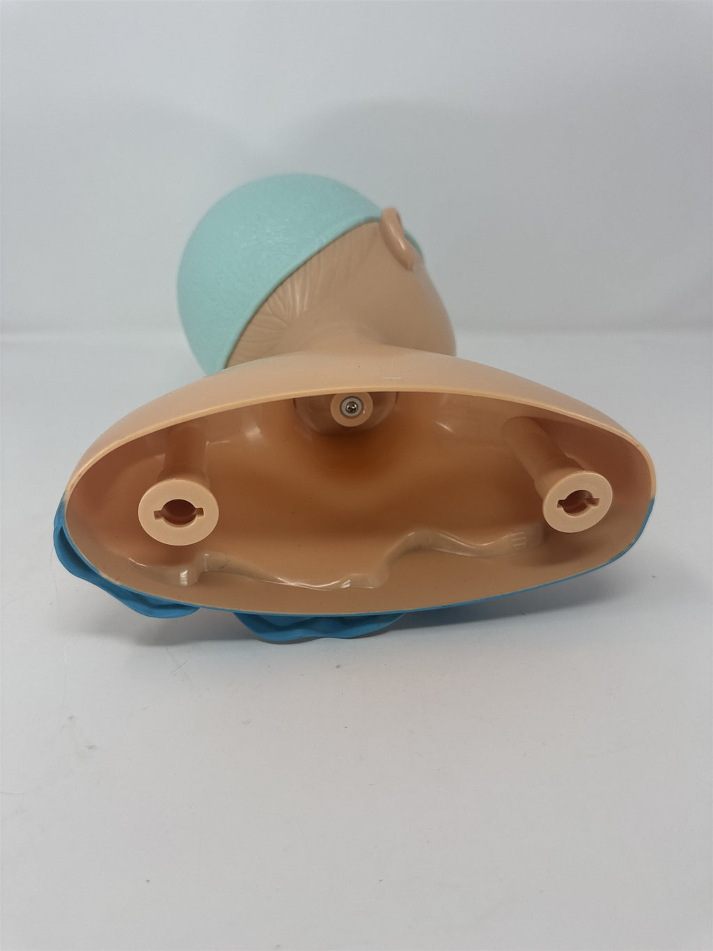 Spin Master Liv Doll Styling Head 2011 Blue Eyes Teal Swim Cap Mannequin 10"