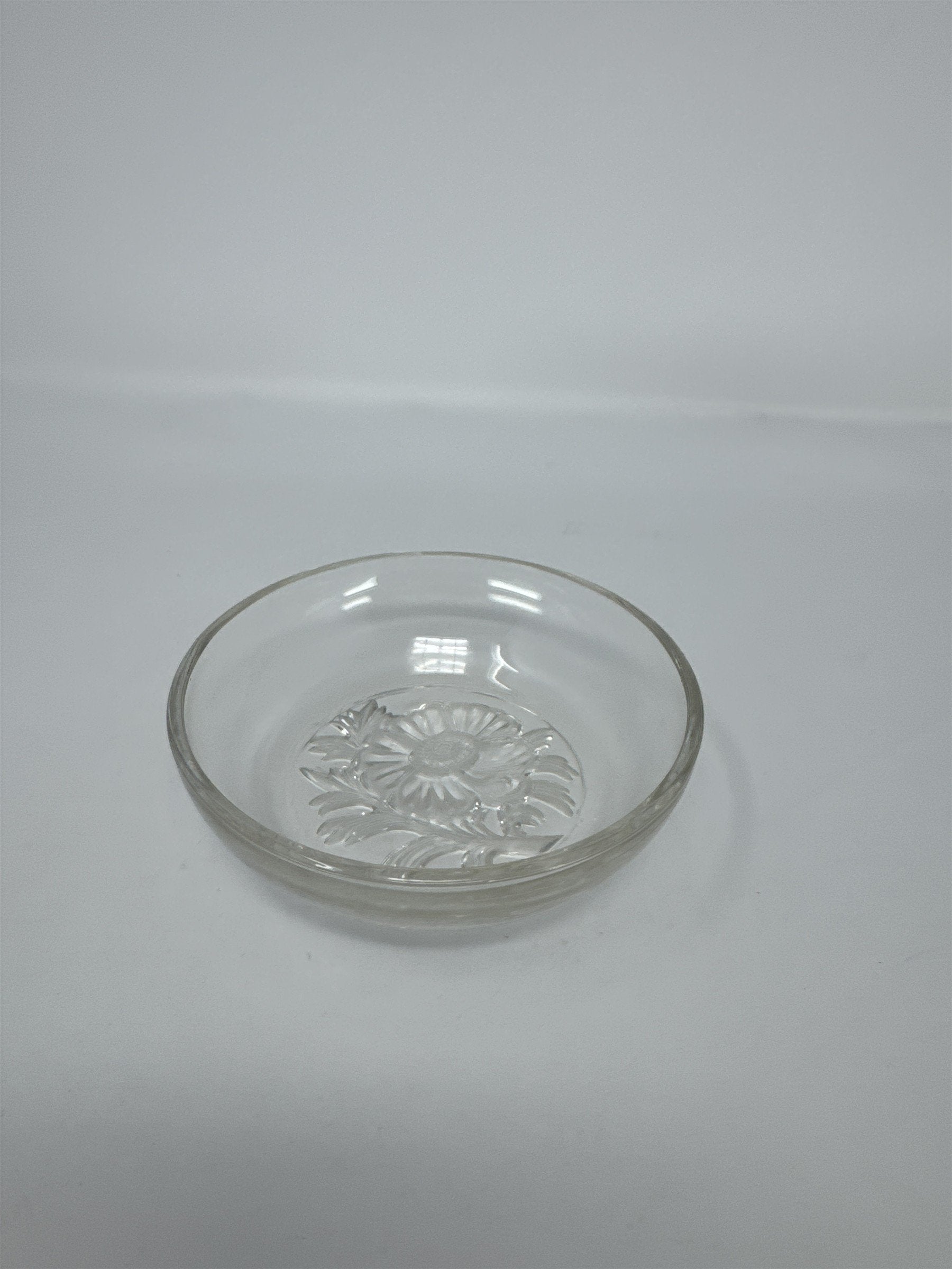 Vtg Clear Pressed Glass Berry Bowl Sunflower Floral Pattern Dessert Dish